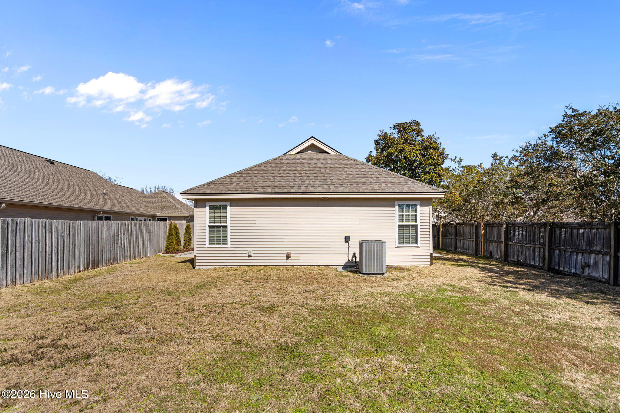 100556215 | Photo 54