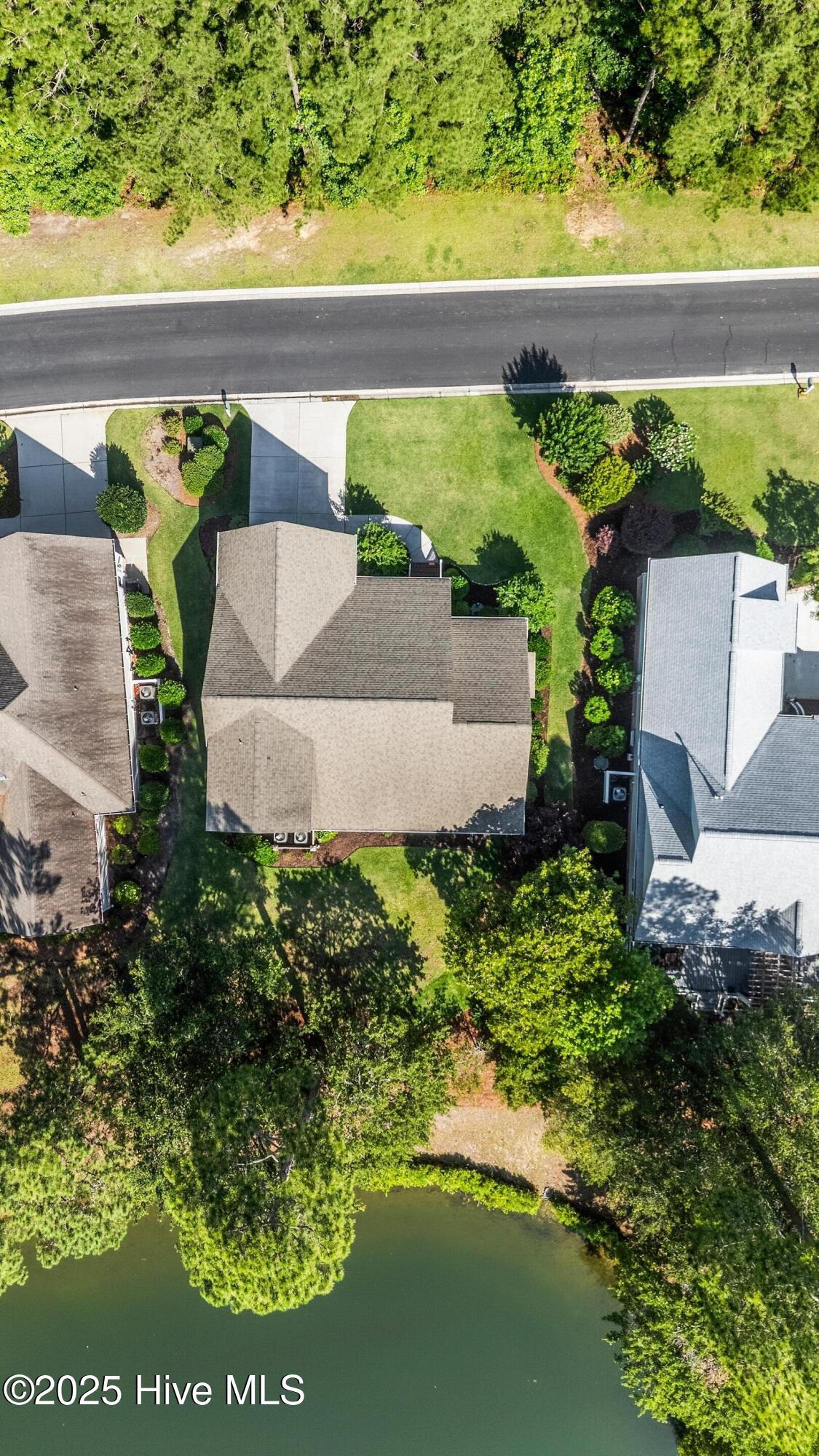 100514713 | Photo 110