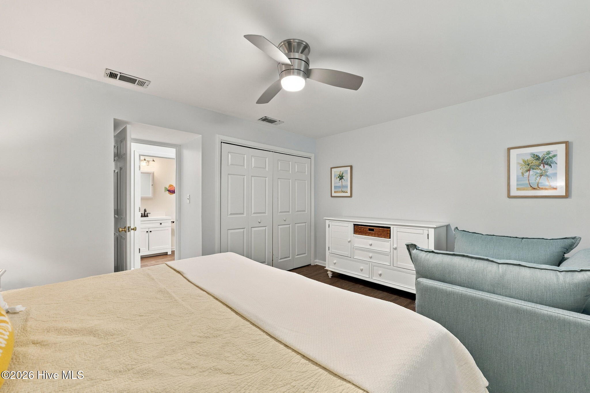 Photo 3 of Single family home for sale at 118 Periwinkle Dr, Emerald Isle, NC 28594 | MLS# 100608022 | Listing updated on 2026-10-05