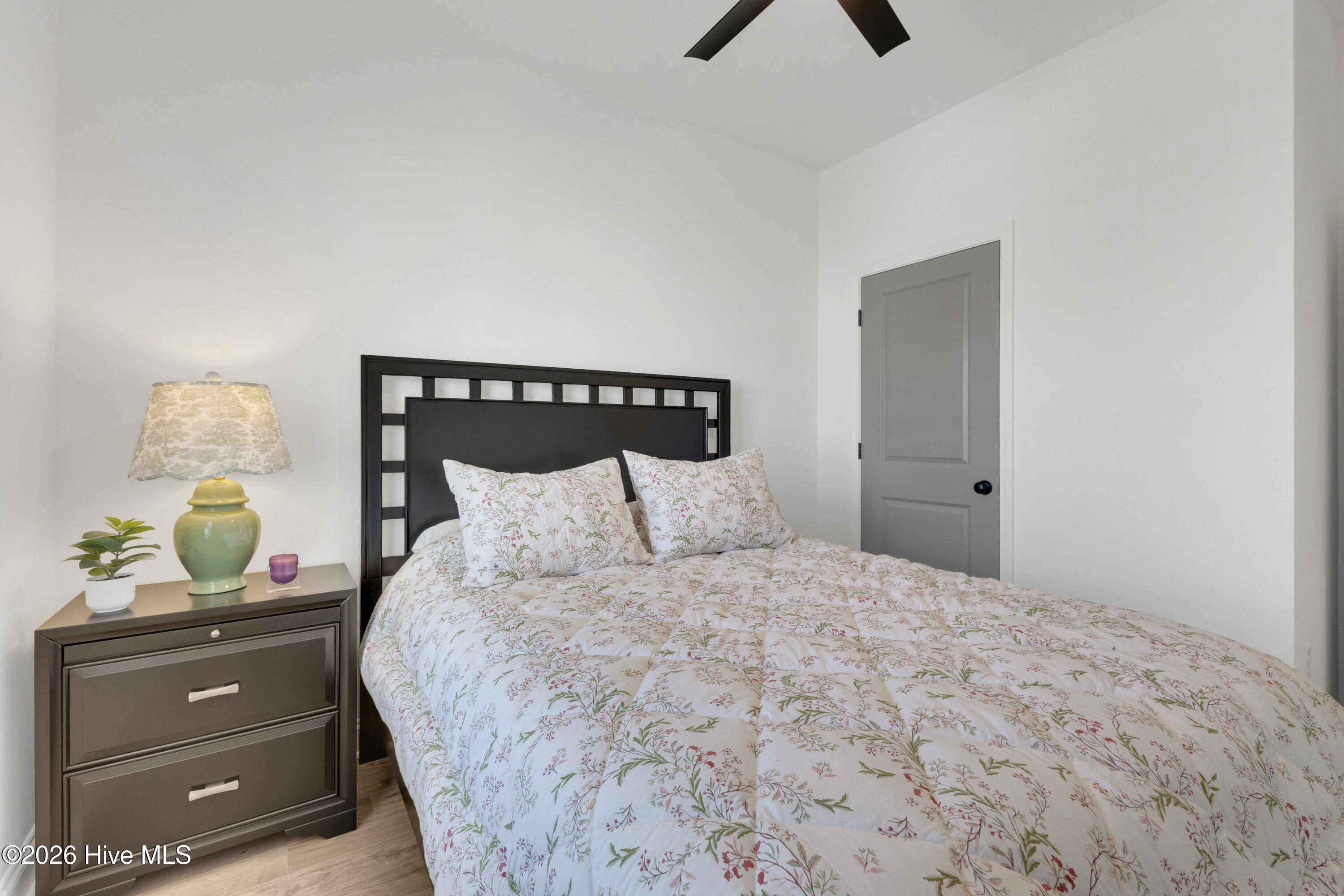 100566807 | Photo 27