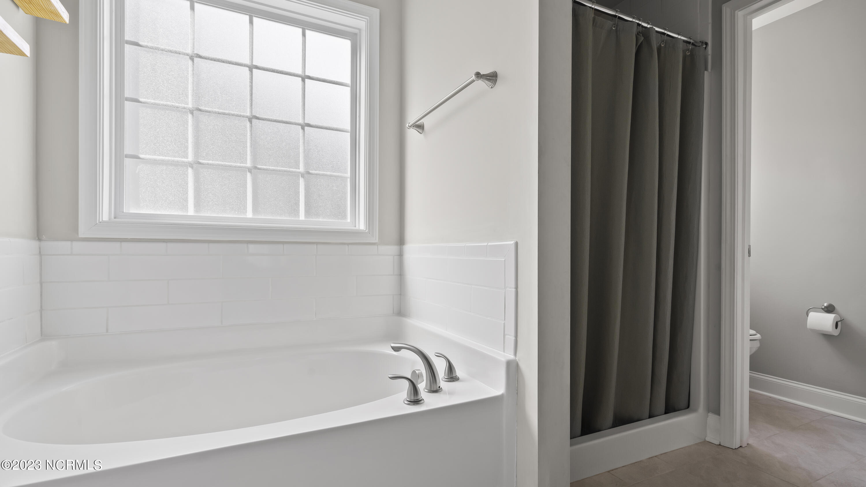 100563607 | Photo 28