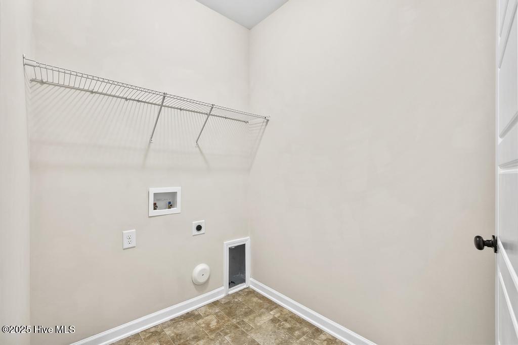 100536602 | Photo 15