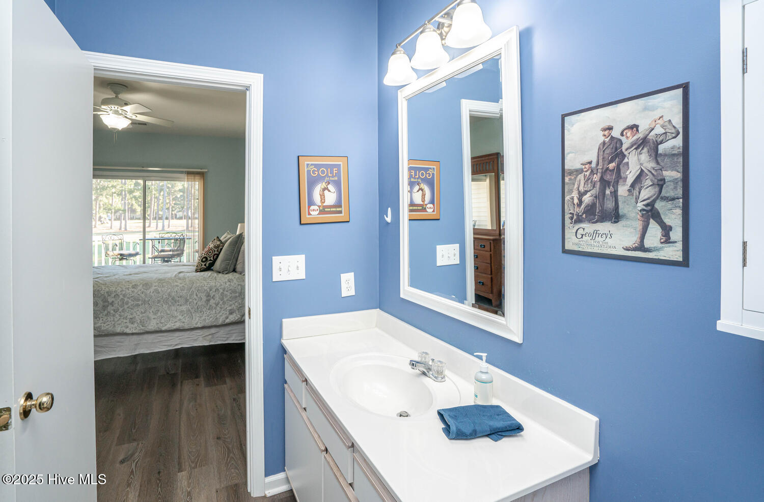 100538055 | Photo 23