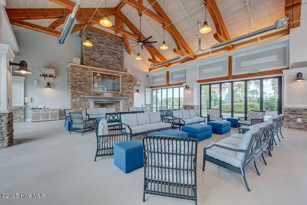 100529139 | Photo 73