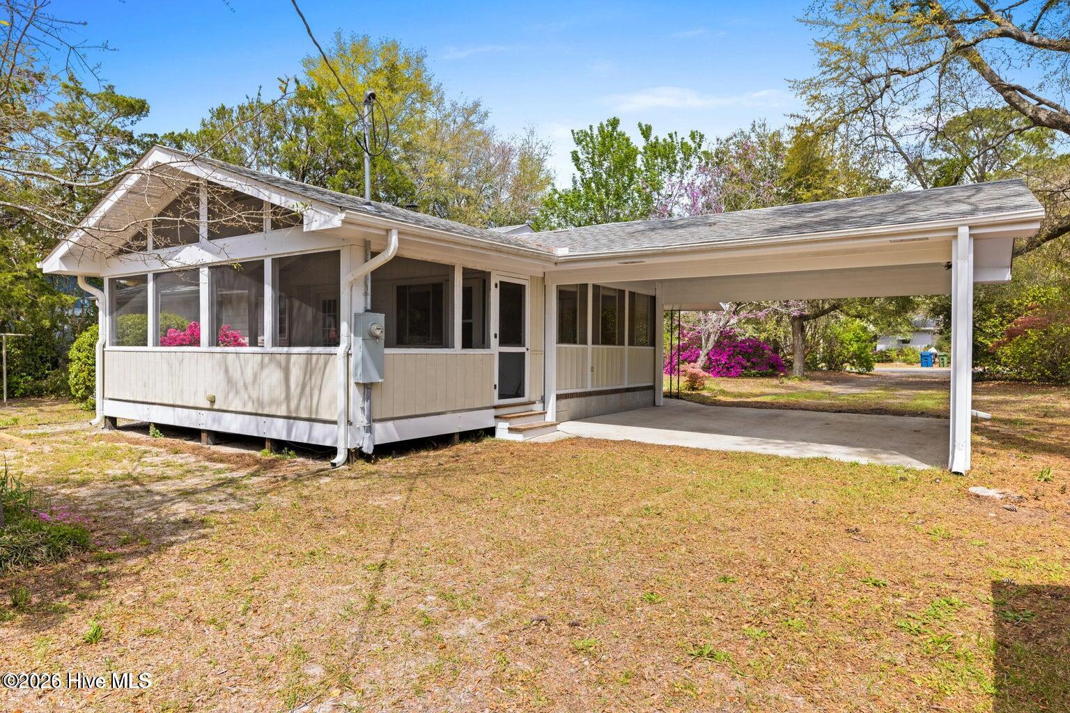 100548407 | Photo 15