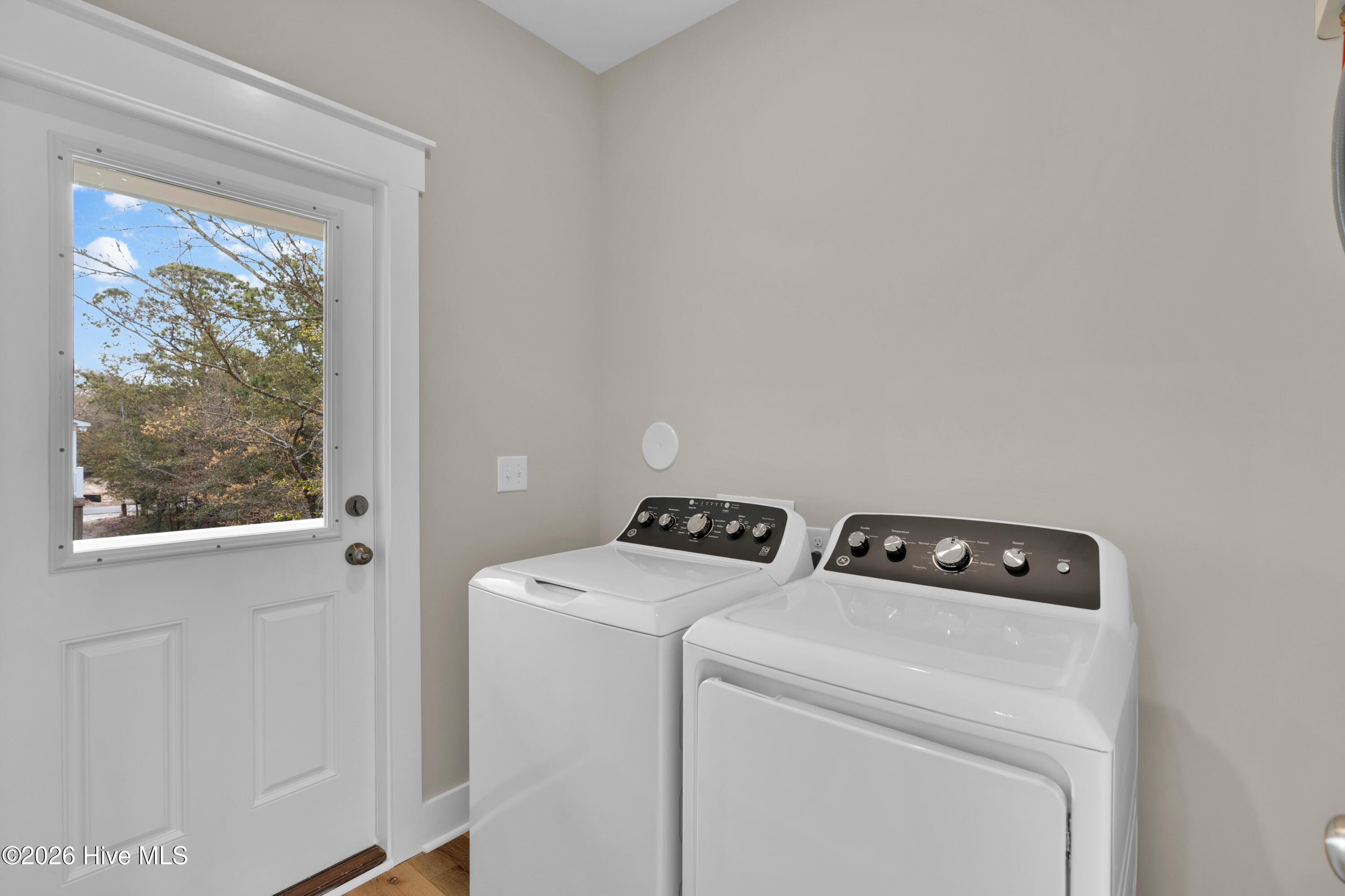 100564696 | Photo 27