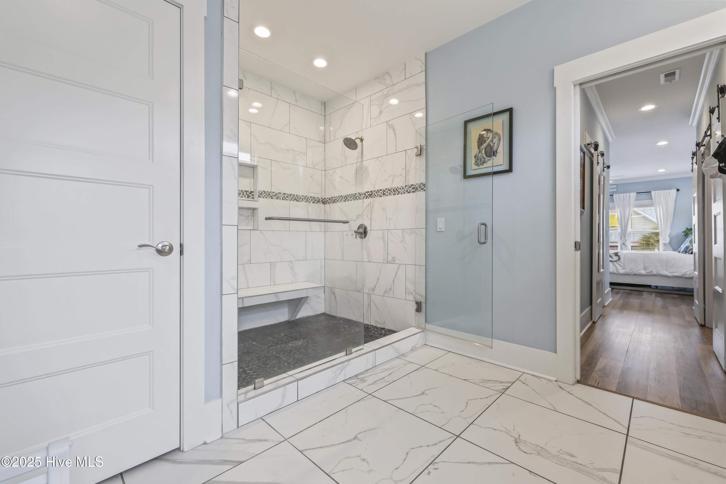 100536378 | Photo 21