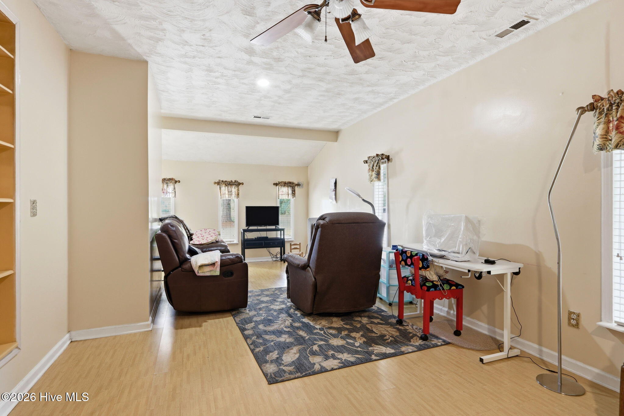 284 Laurel 