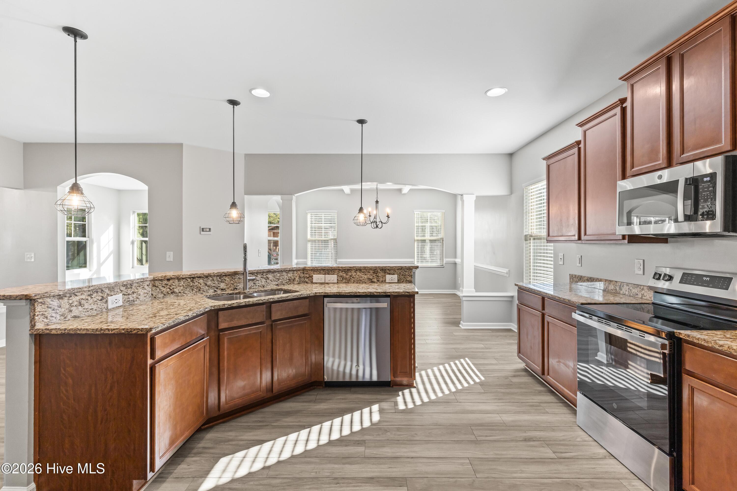 100559199 | Photo 22