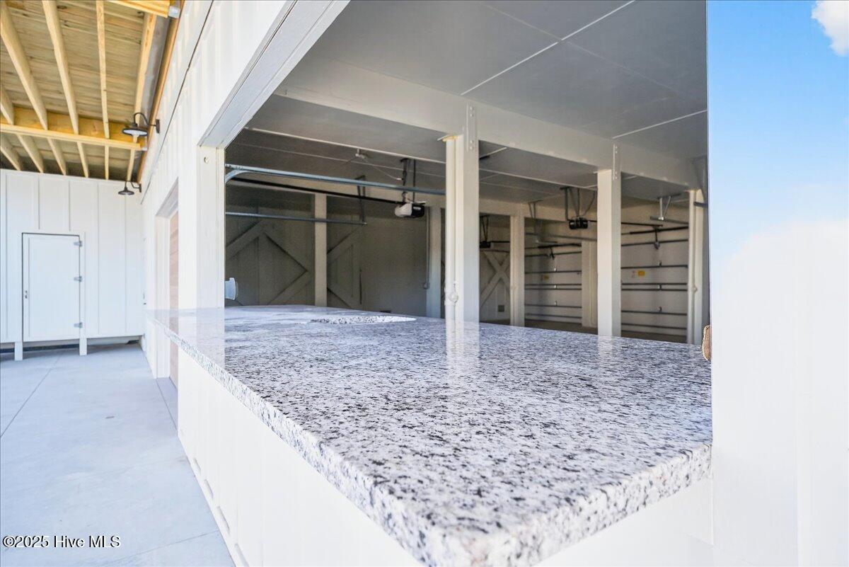 100542941 | Photo 64