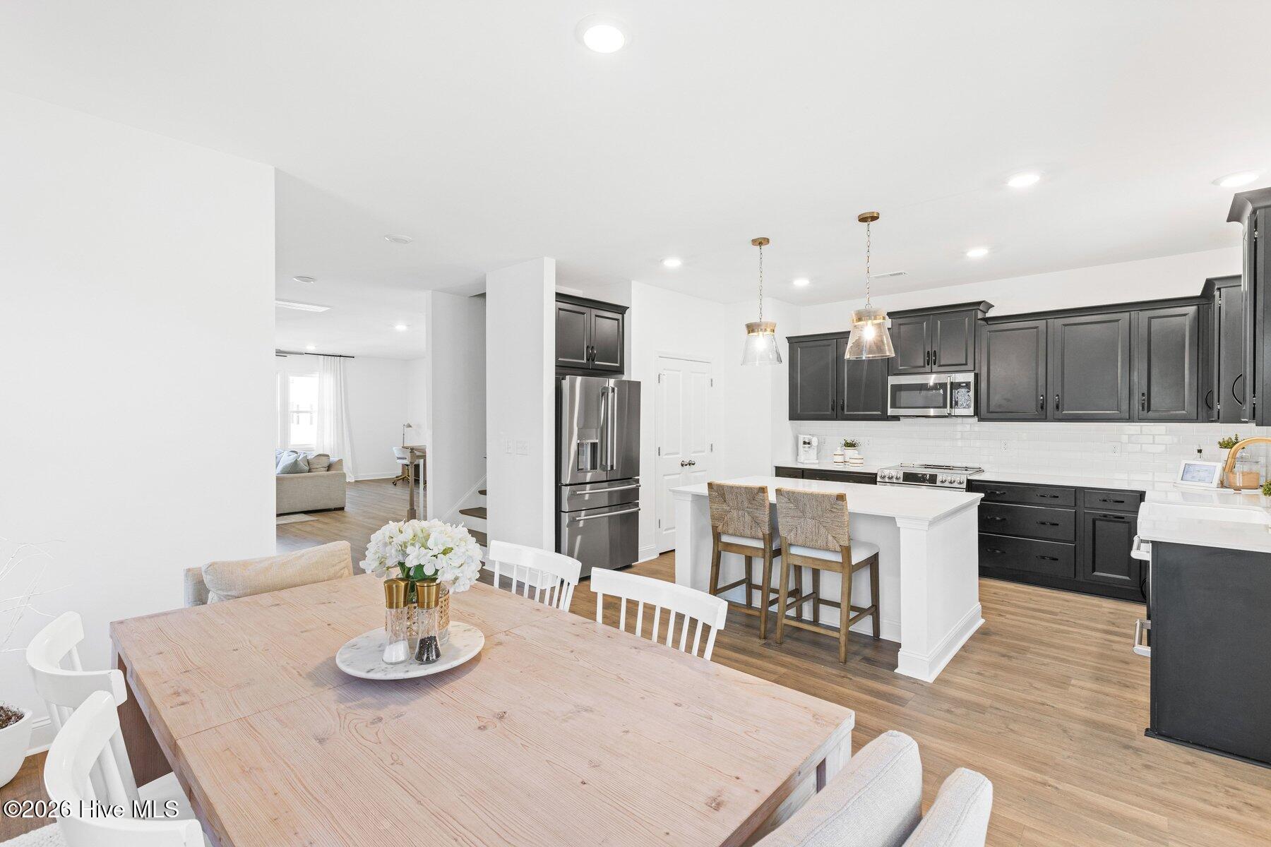 100547333 | Photo 19