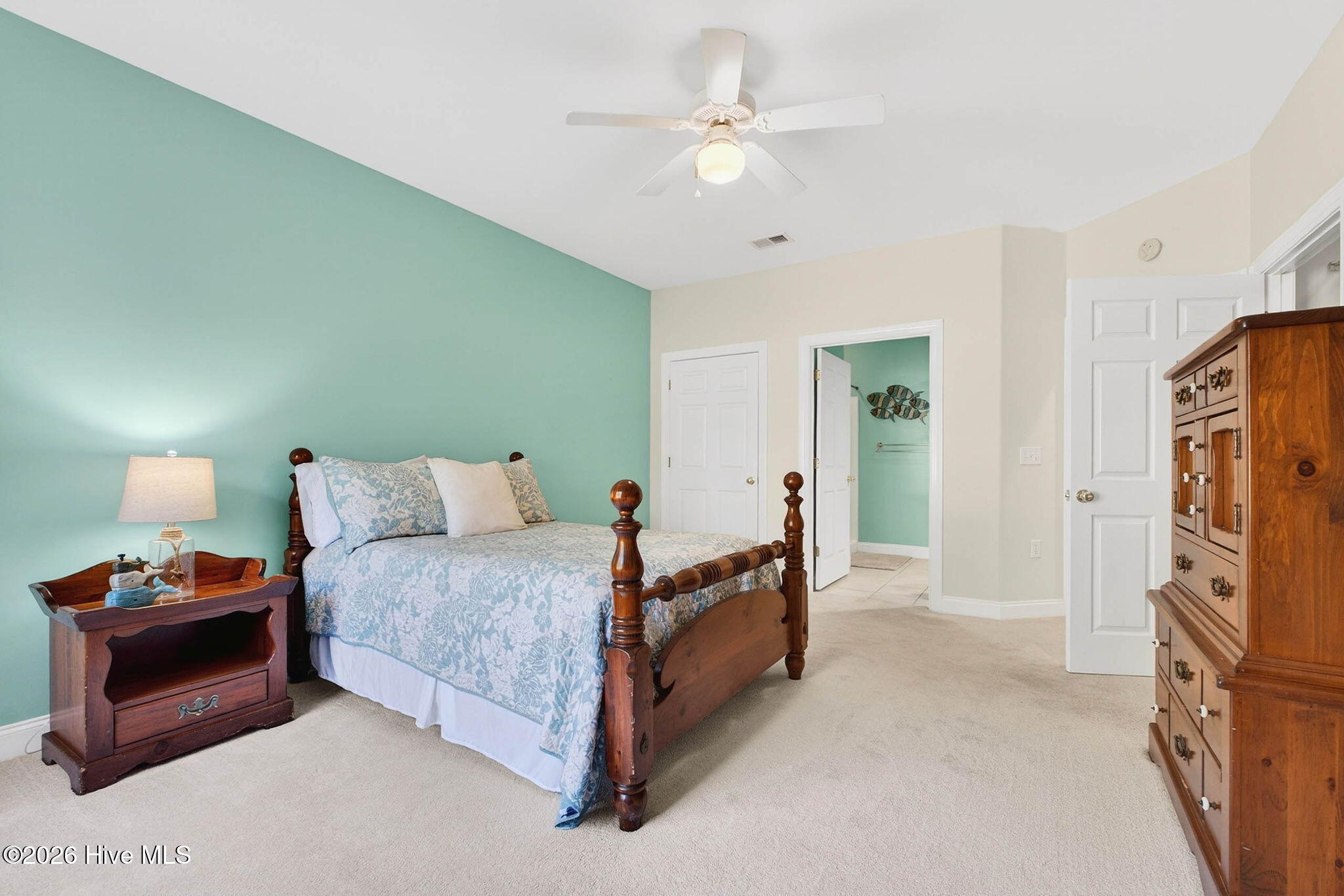 100566097 | Photo 22