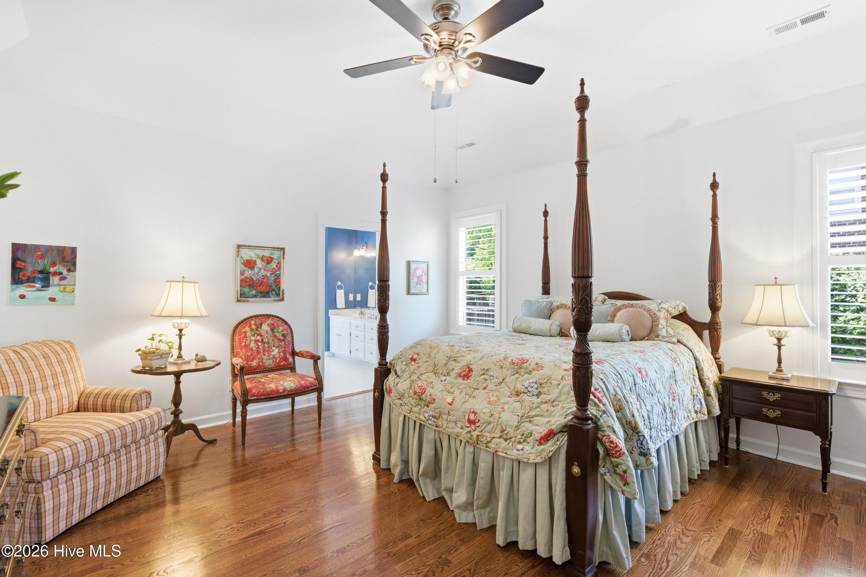 100568689 | Photo 36