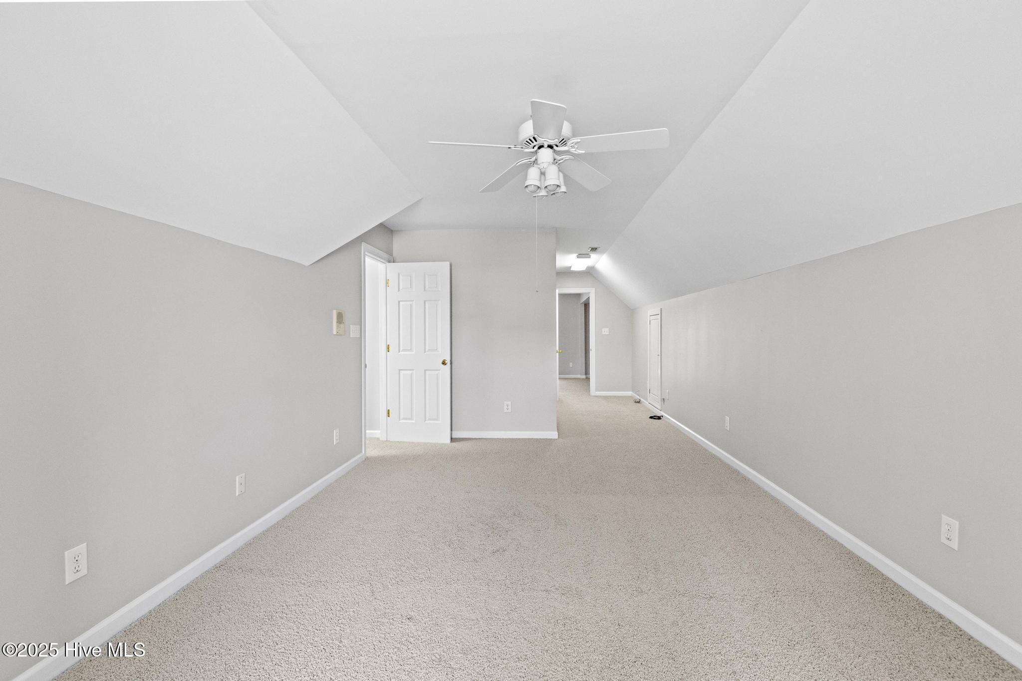 100508292 | Photo 52