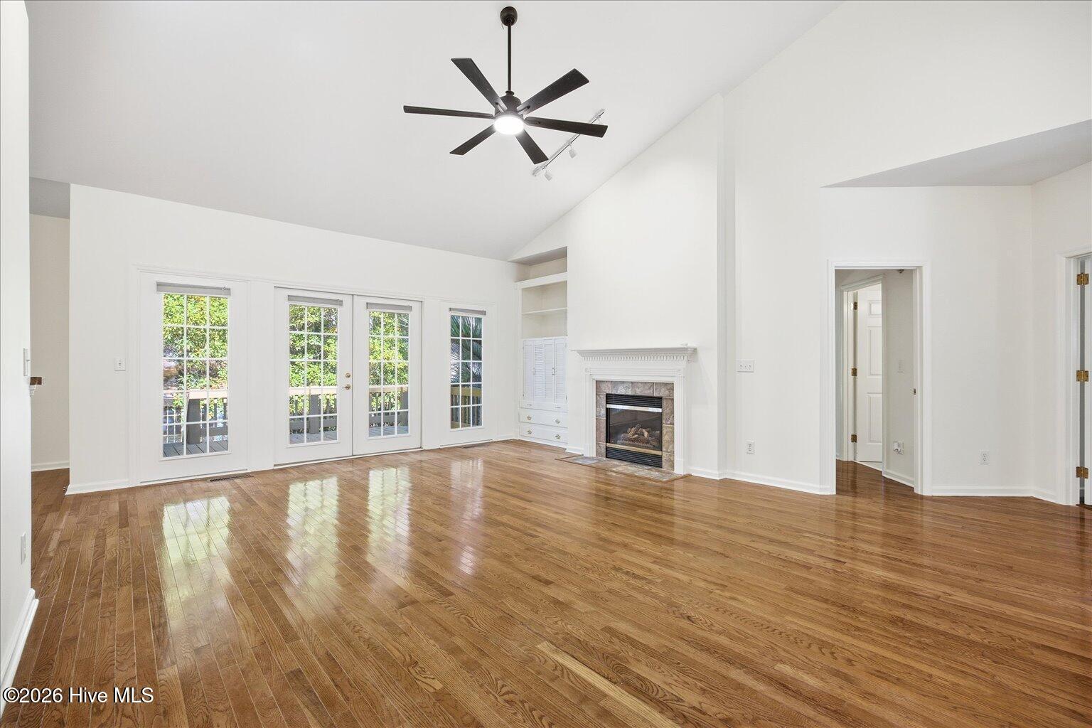 100548784 | Photo 10