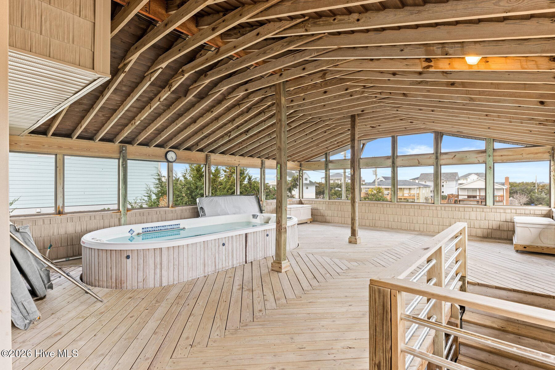 100550434 | Photo 24