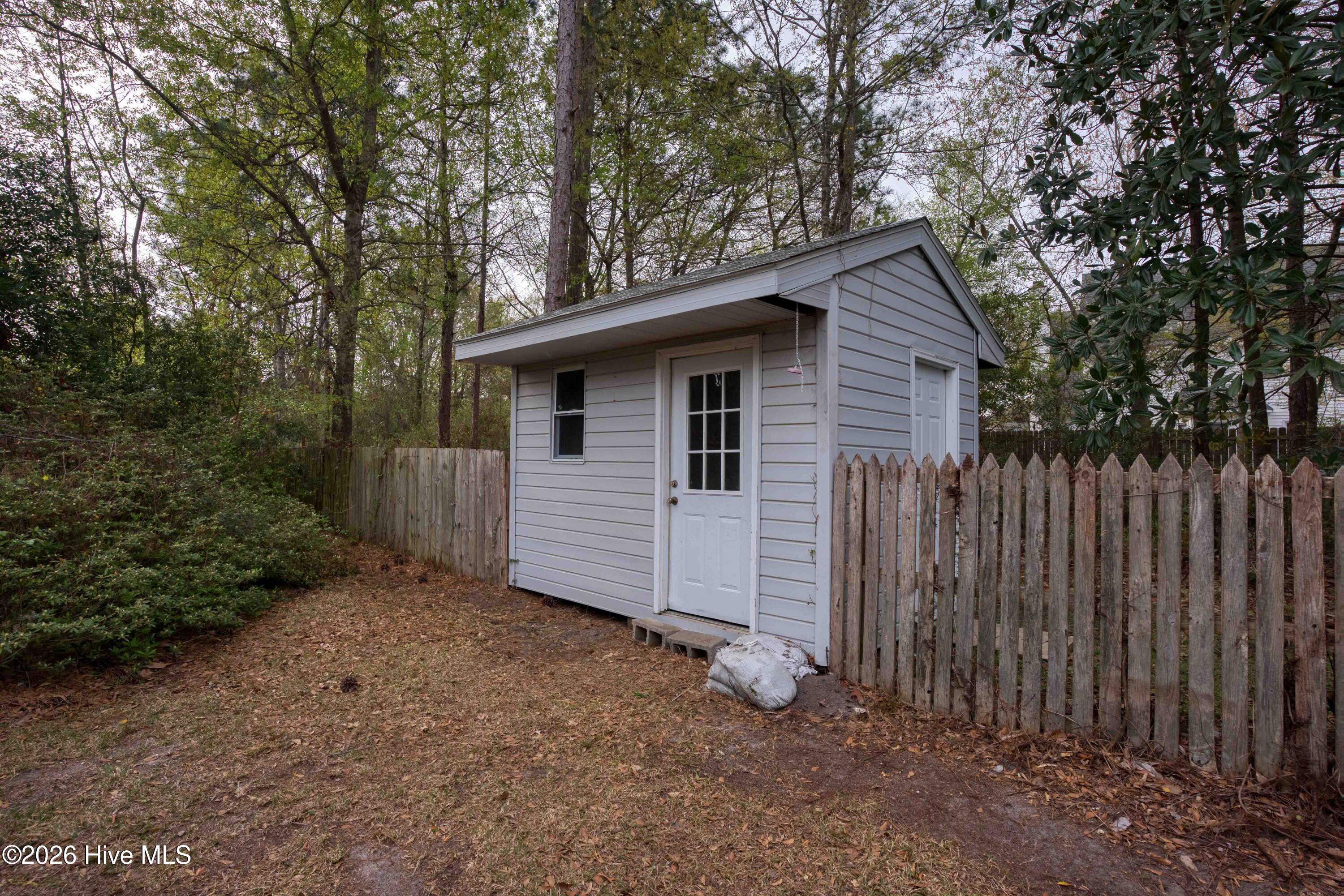 100562340 | Photo 28