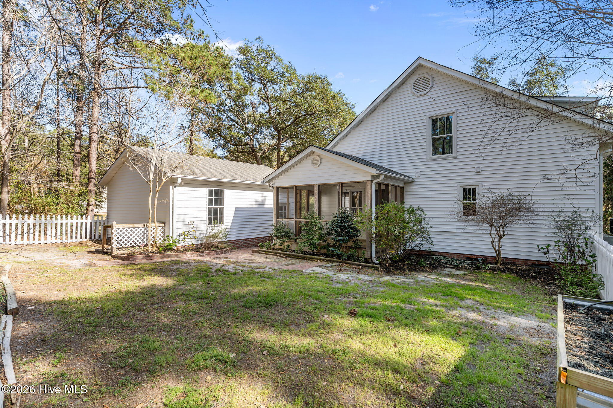 100562796 | Photo 42