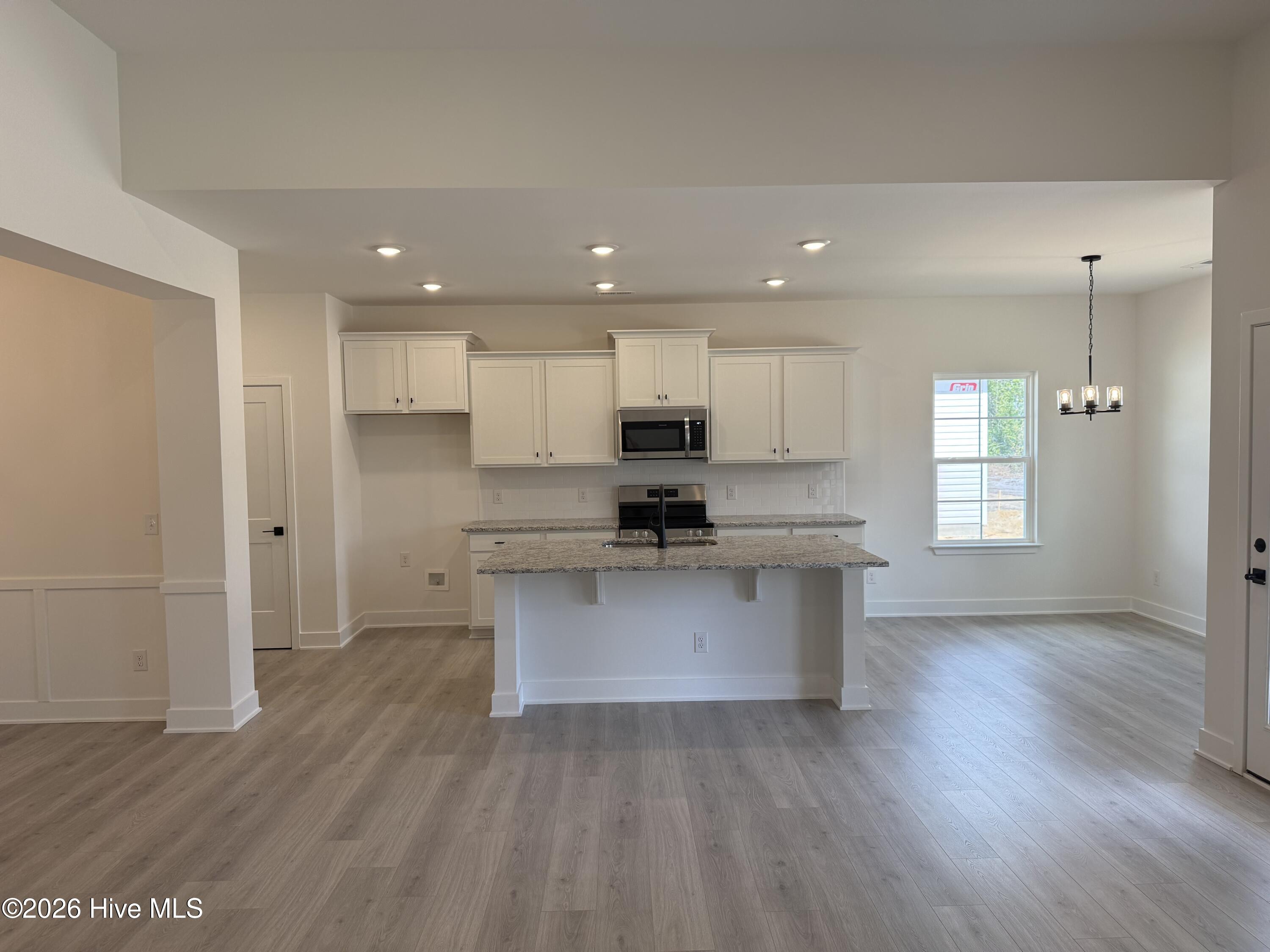 100546686 | Photo 17