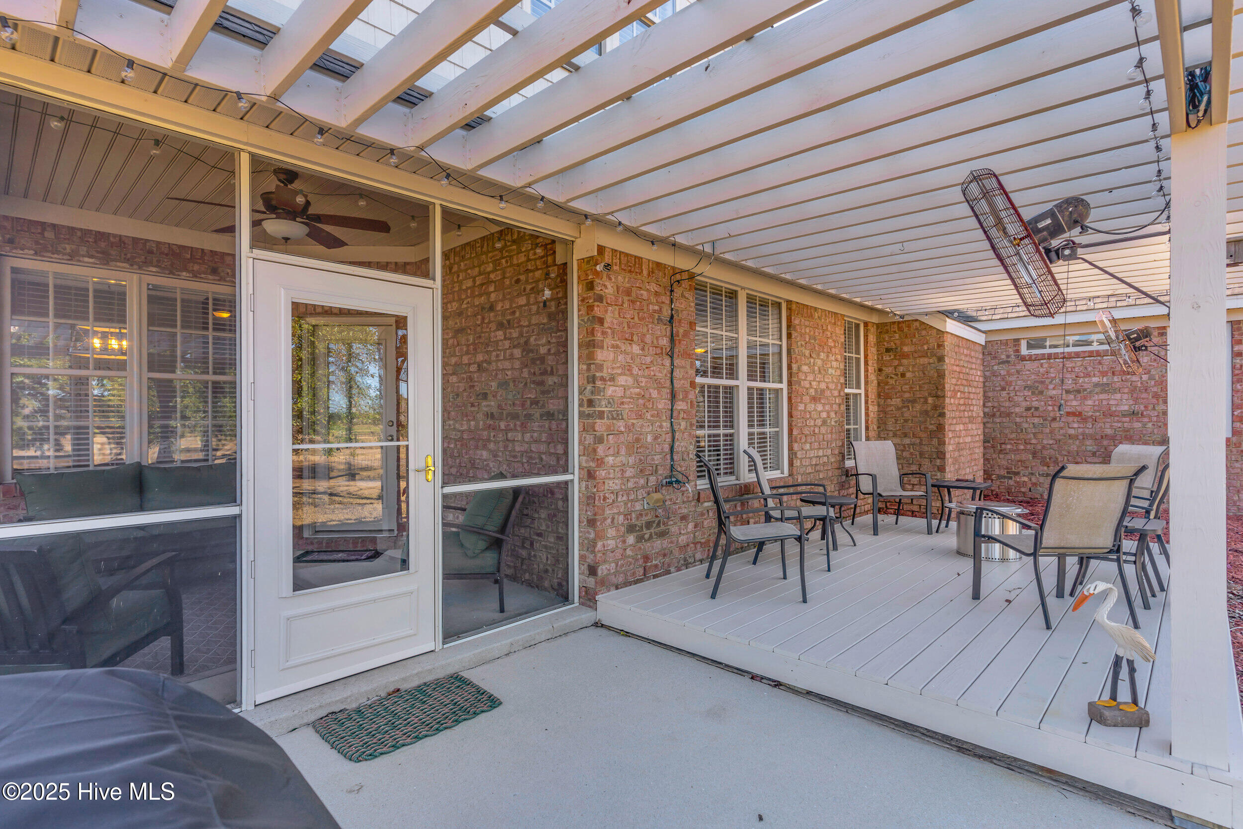 100543526 | Photo 43