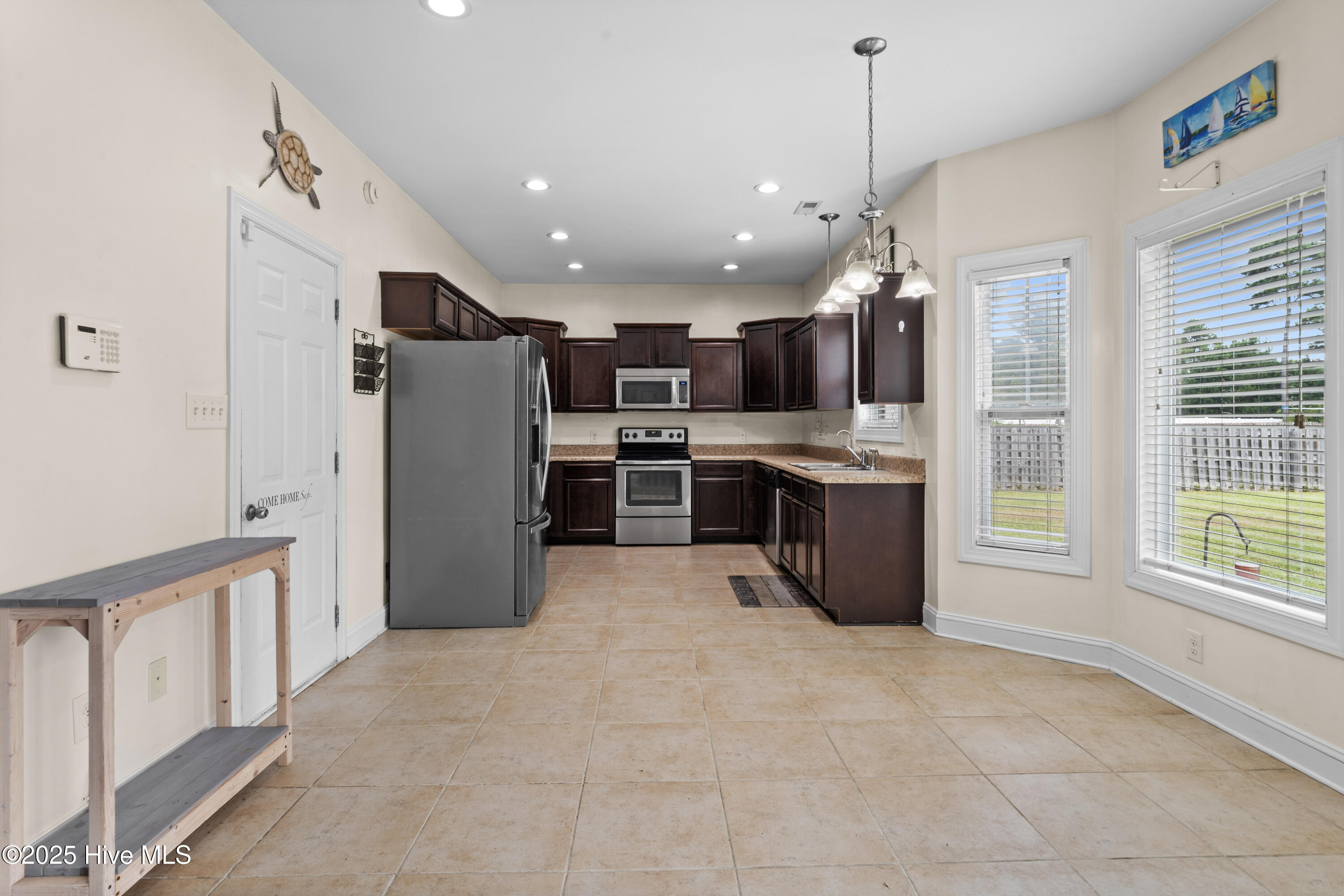 100530056 | Photo 10