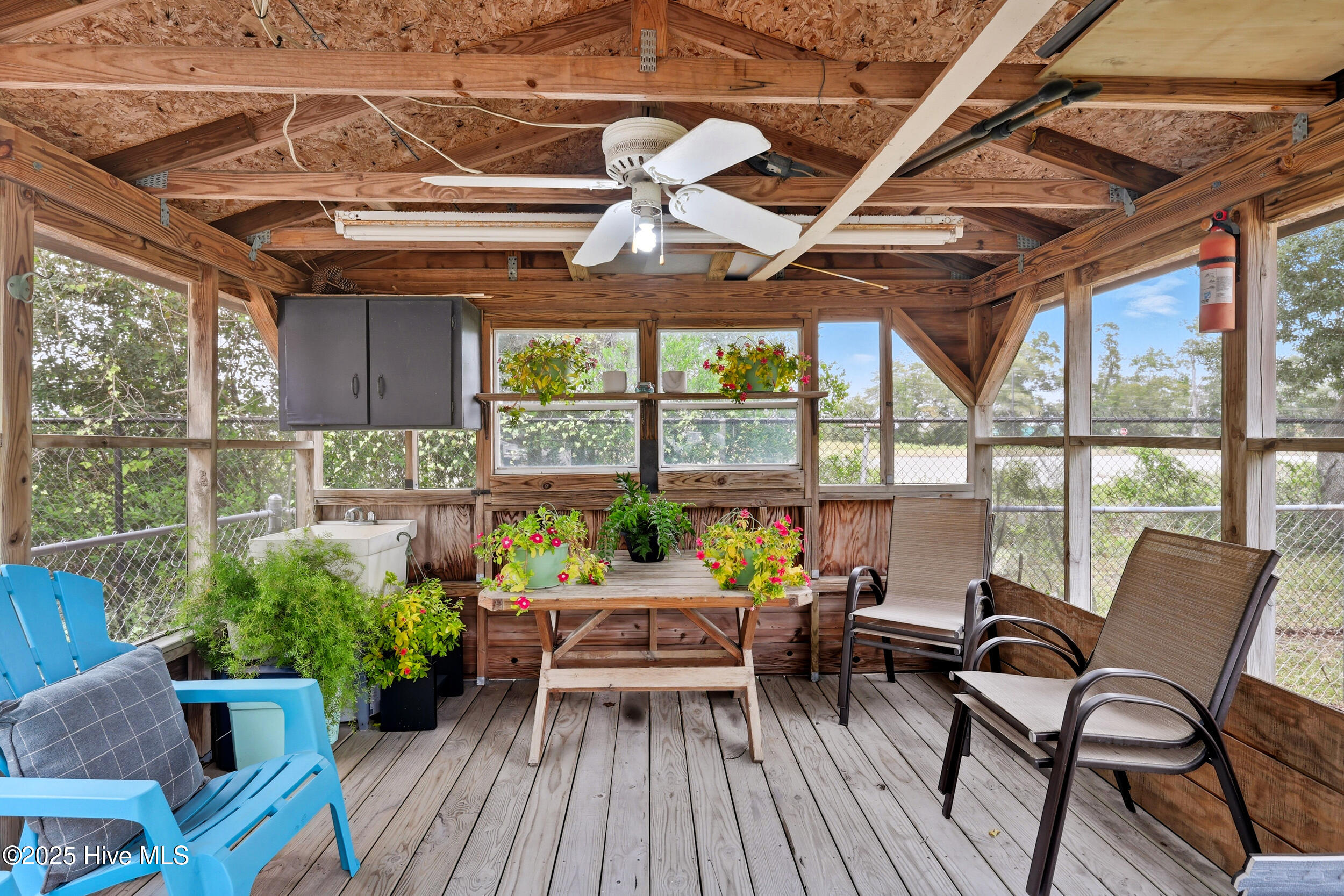 100536574 | Photo 25