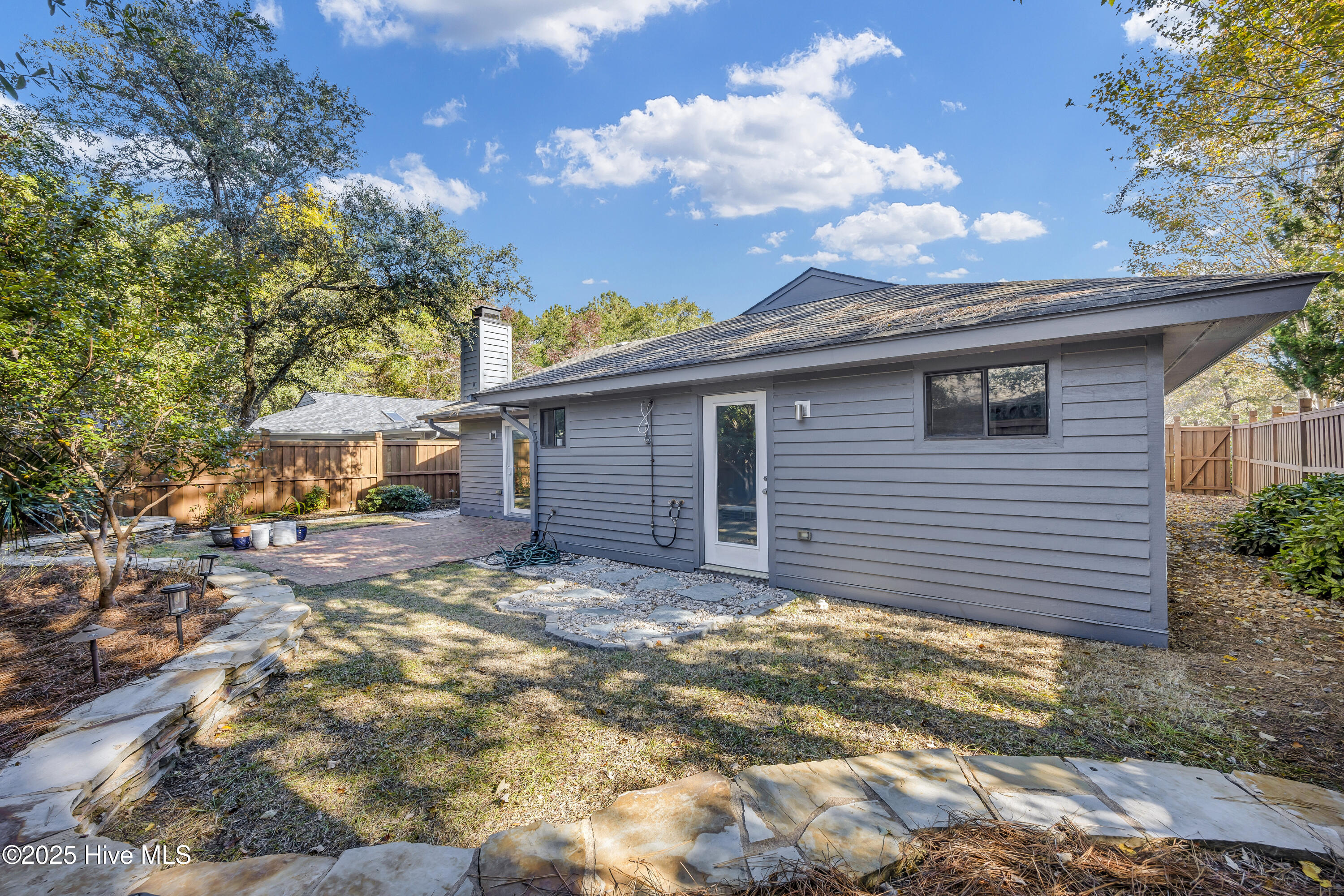 100540470 | Photo 26