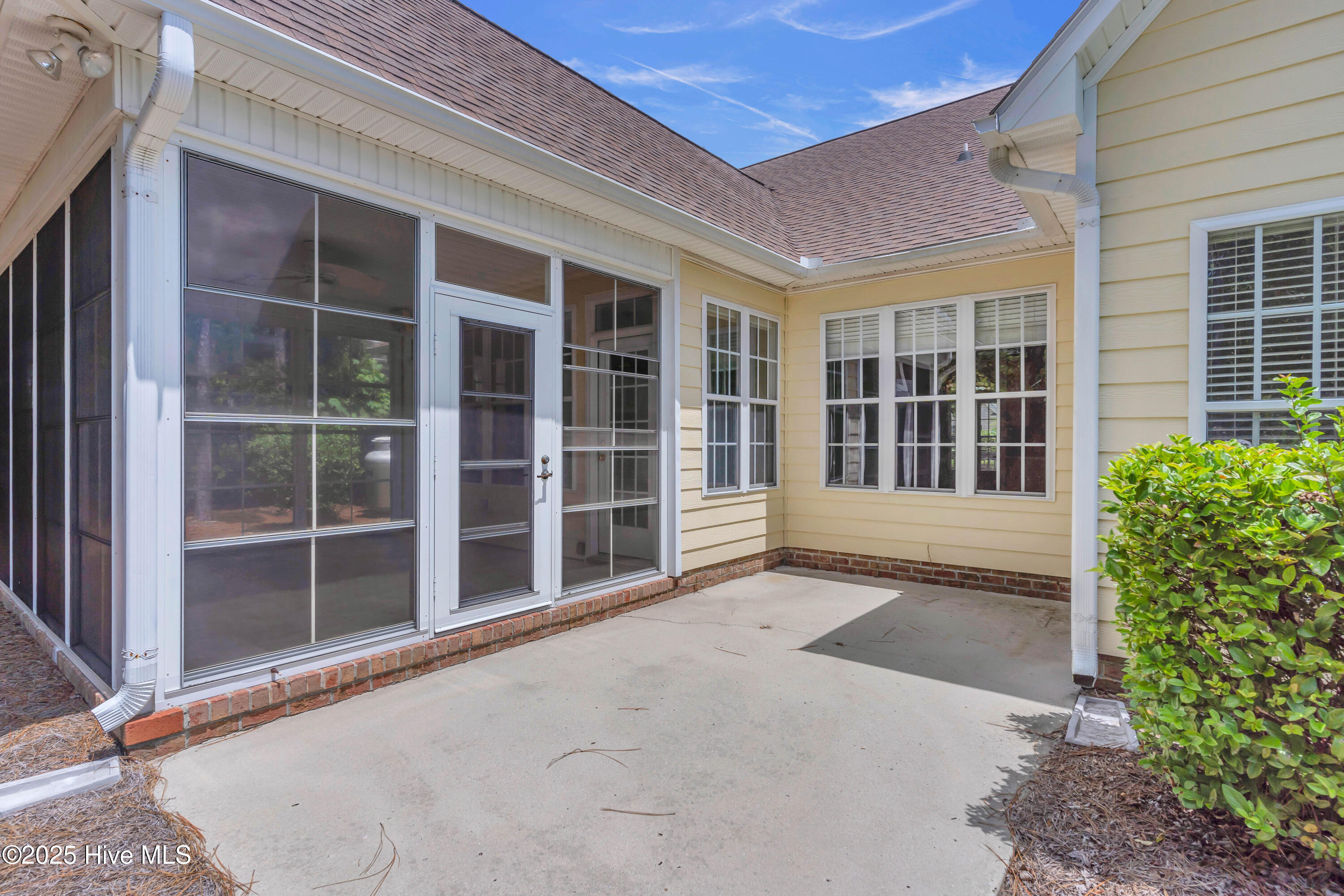 100523896 | Photo 40