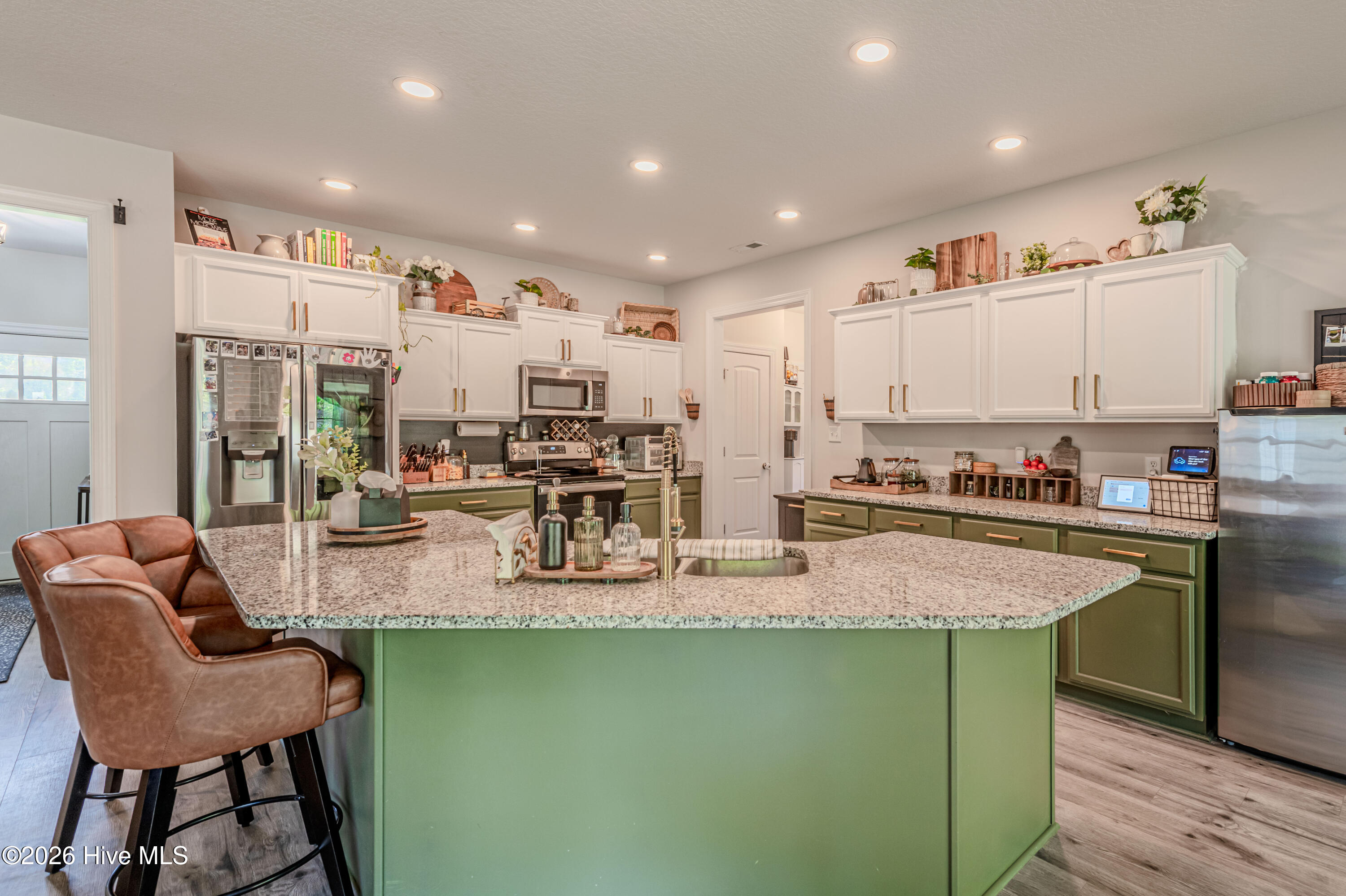 100570010 | Photo 18