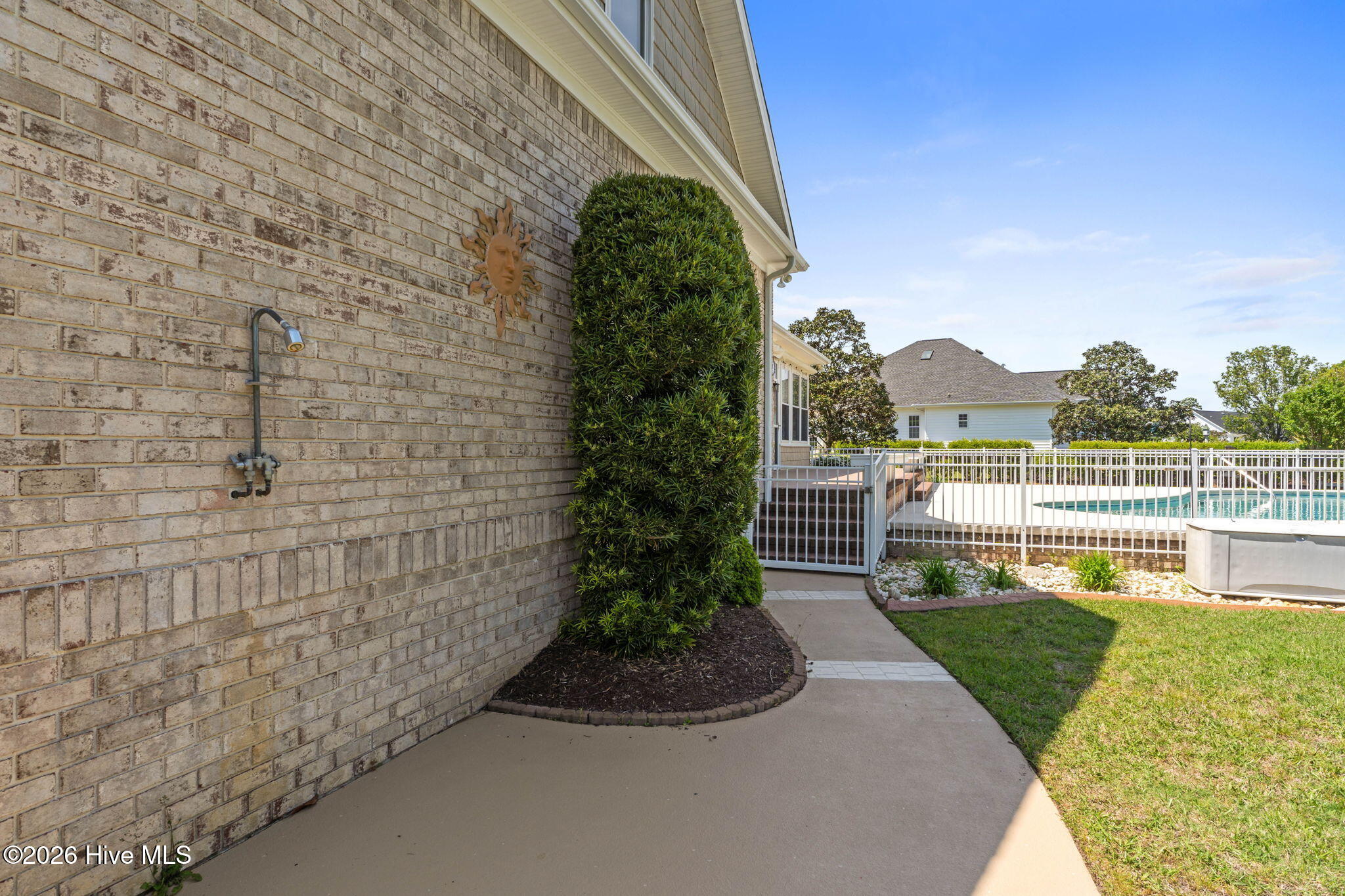 100567537 | Photo 82