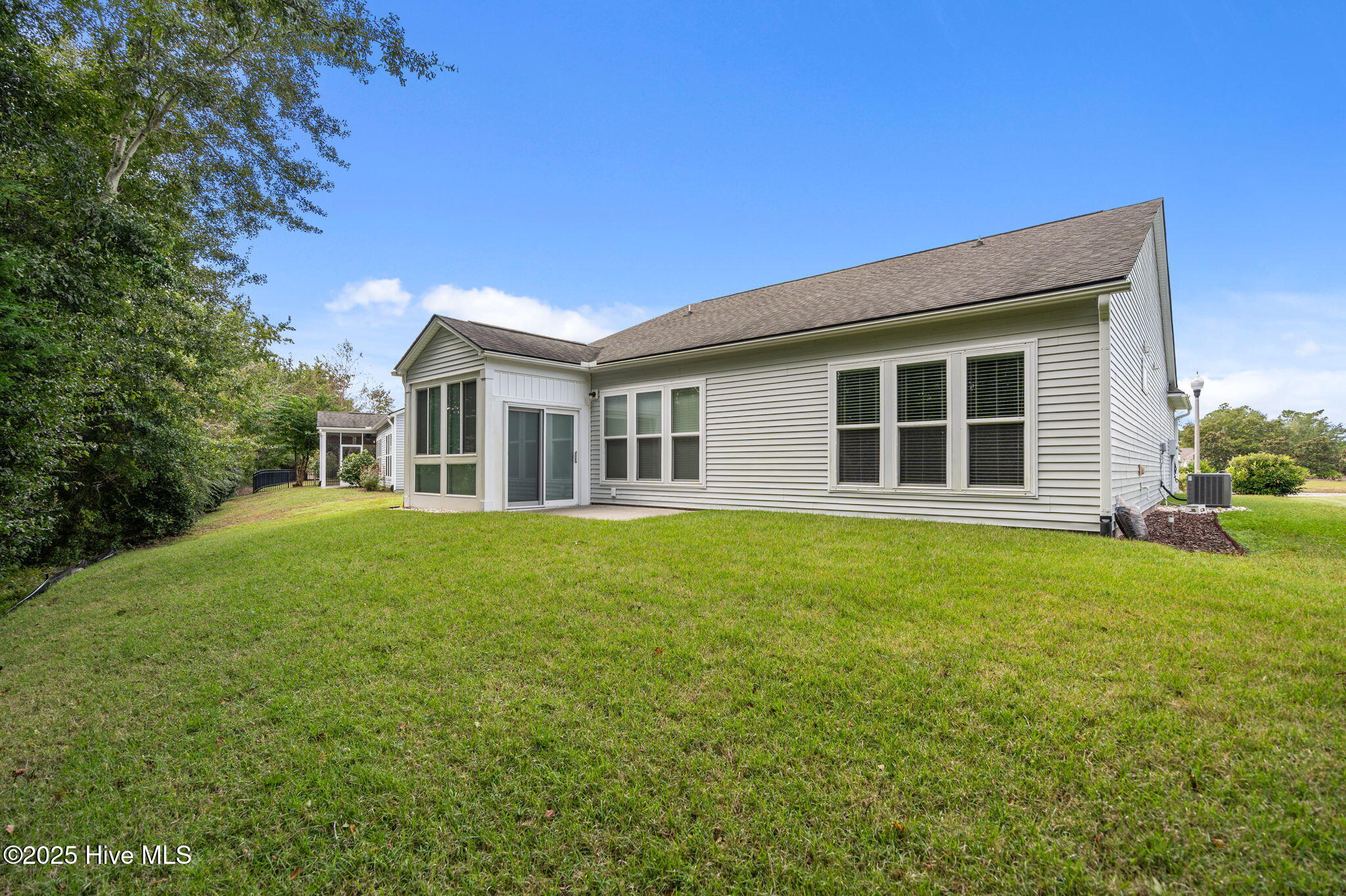 100515173 | Photo 40