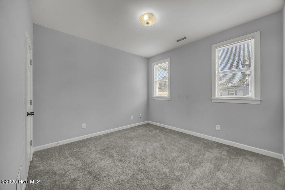 100546133 | Photo 16