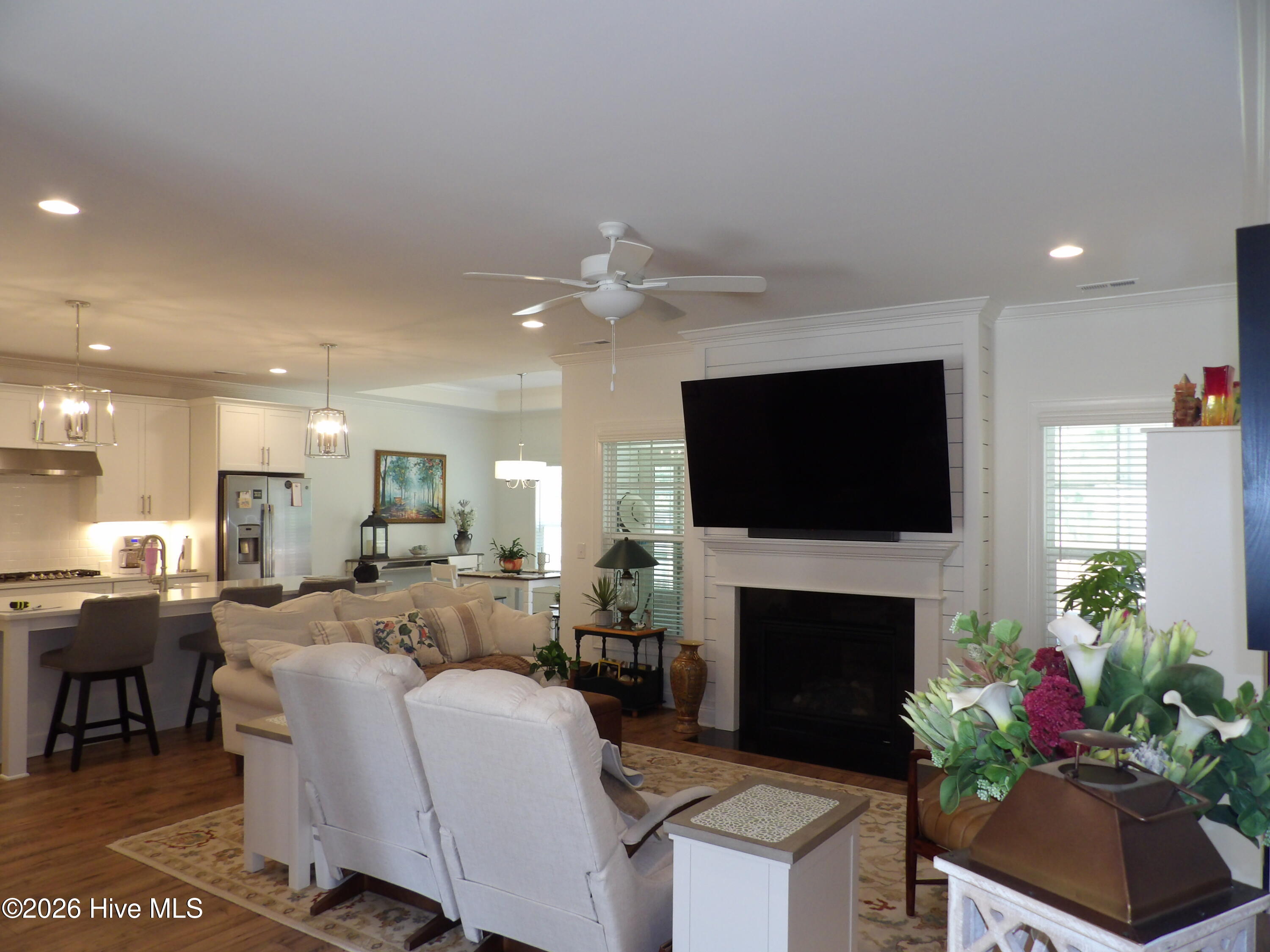 100561891 | Photo 11