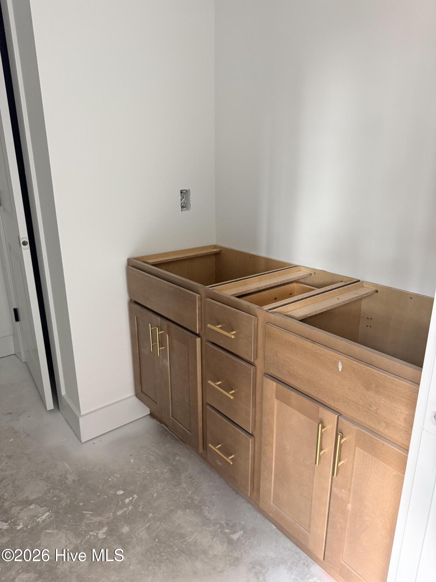 100564210 | Photo 17