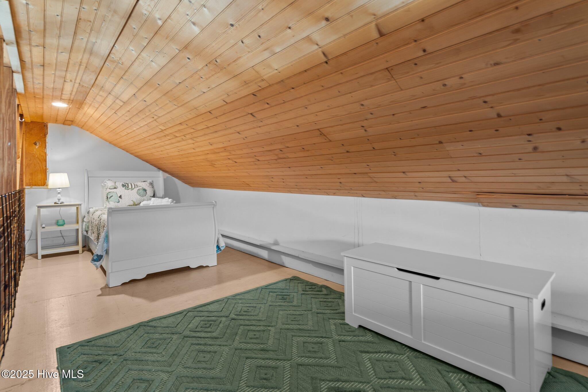 100537194 | Photo 50