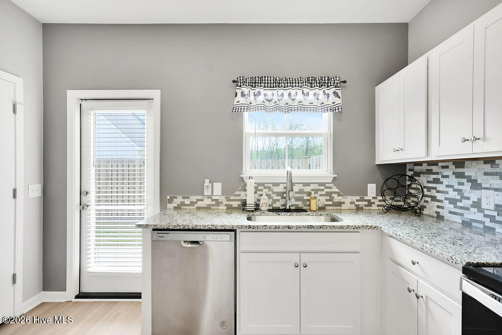 100565667 | Photo 12