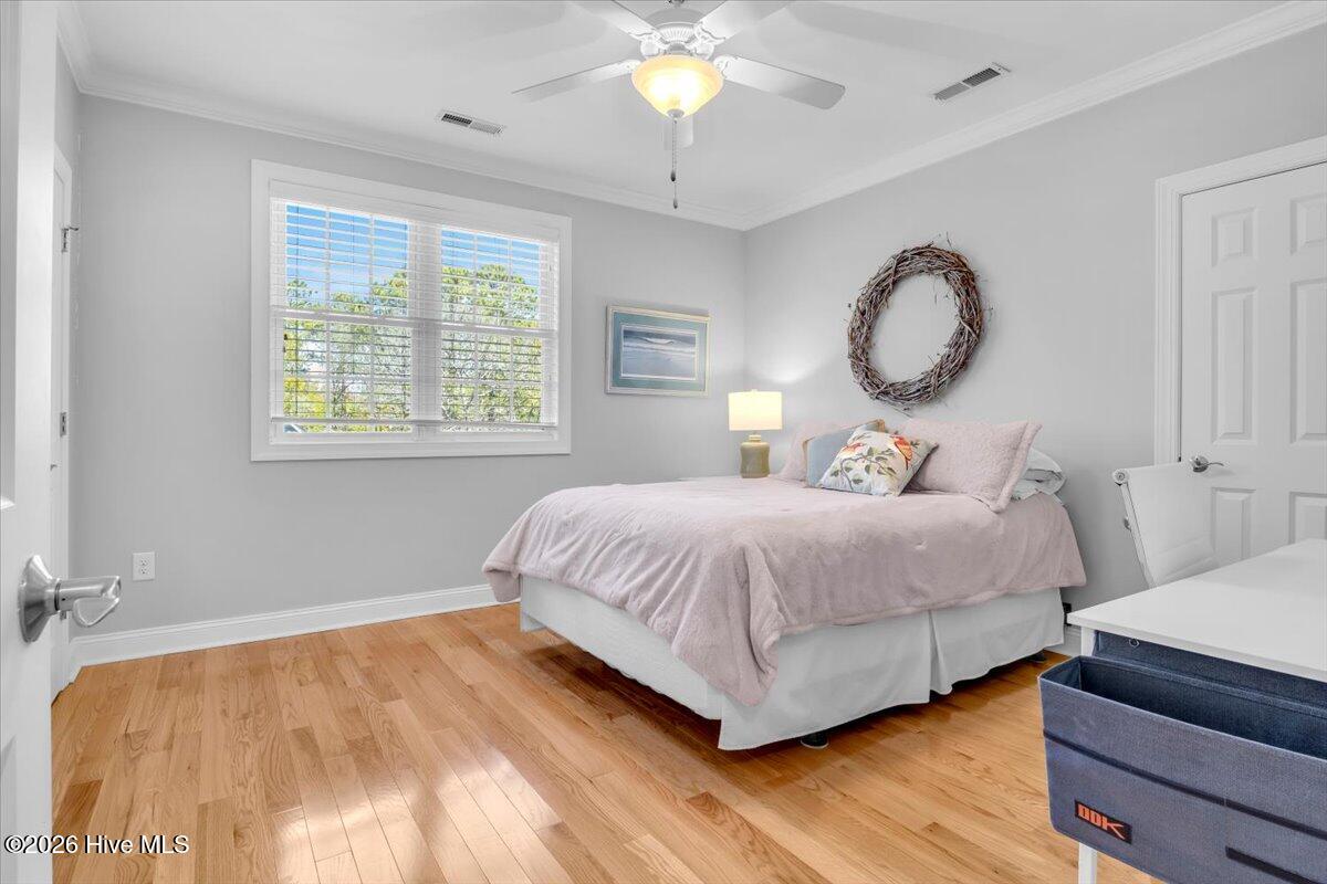 100565920 | Photo 52