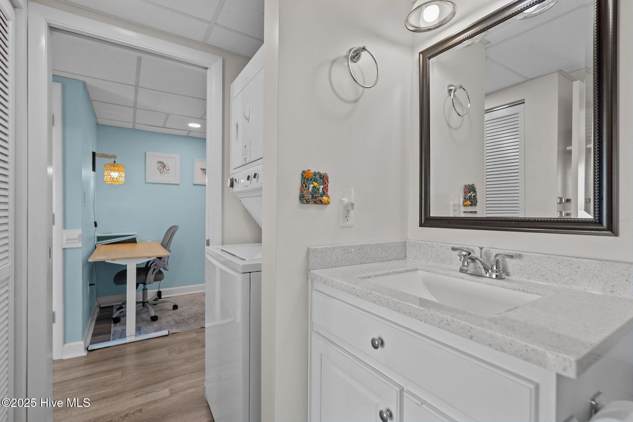 100570522 | Photo 20