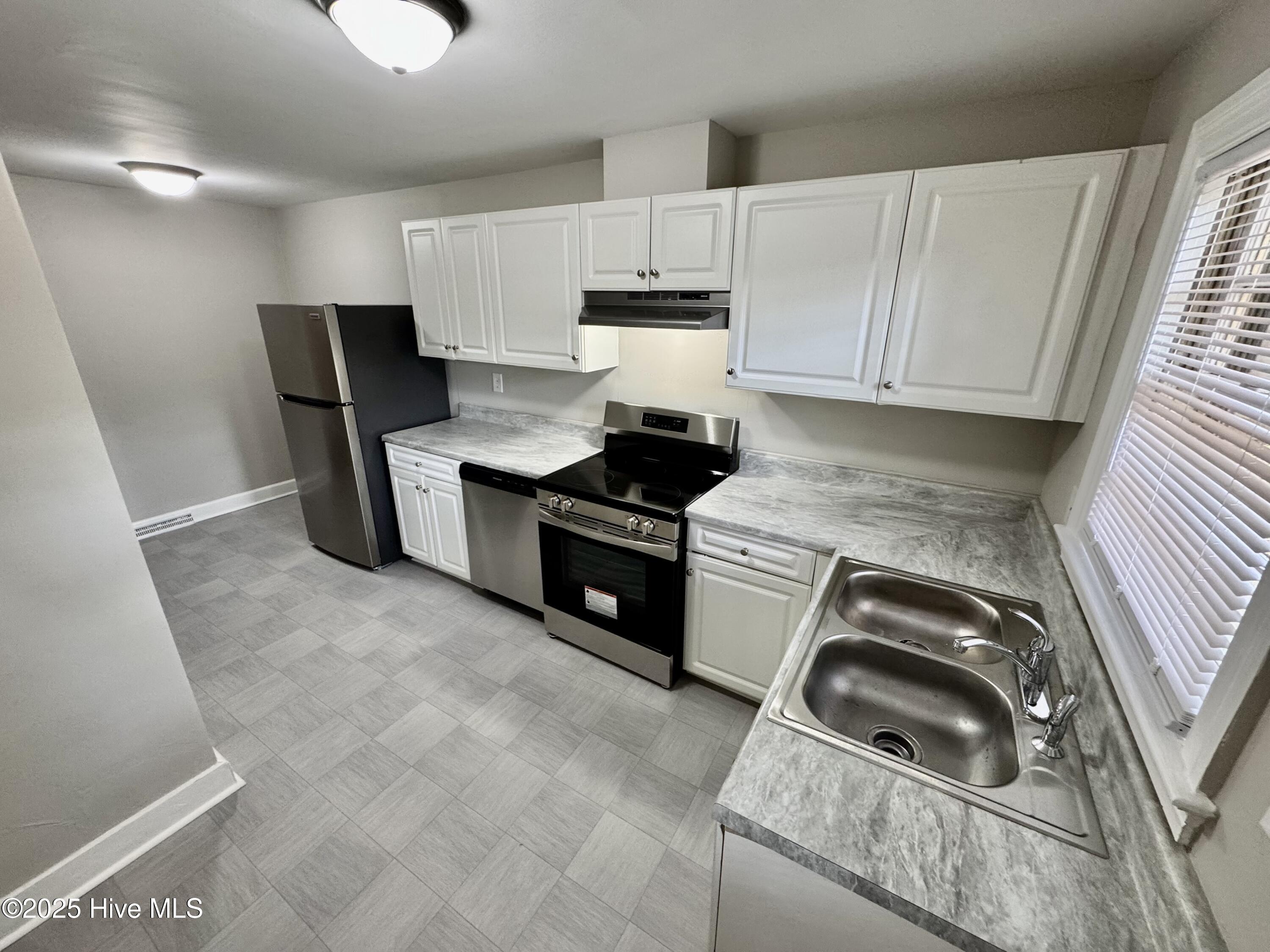 2506 3rd, Greenville, North Carolina, 2 Bedroom Bedrooms, 5 Room Rooms,1 BathroomBathrooms,Duplex,For sale,3rd,100593912