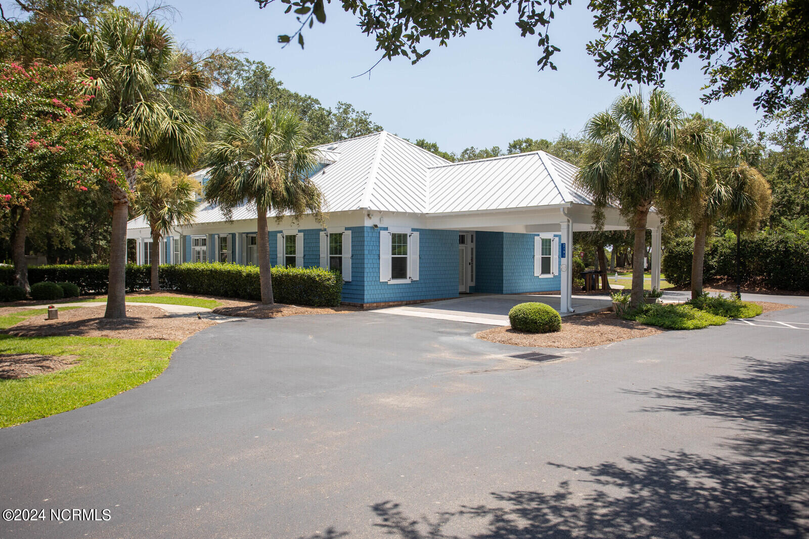 100560630 | Photo 25