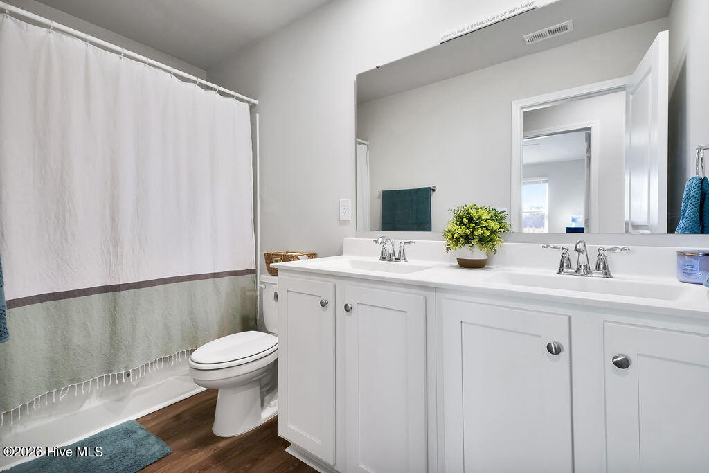 100549392 | Photo 21