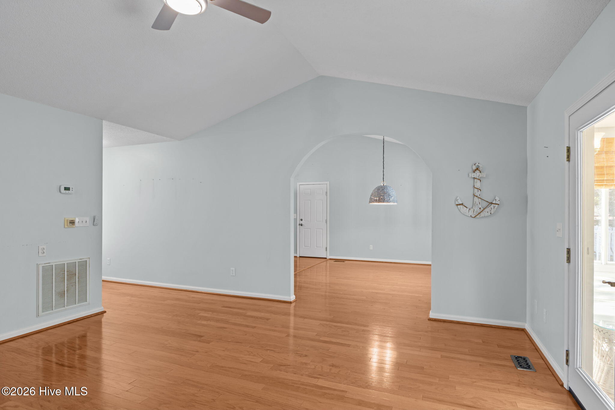 100564884 | Photo 17