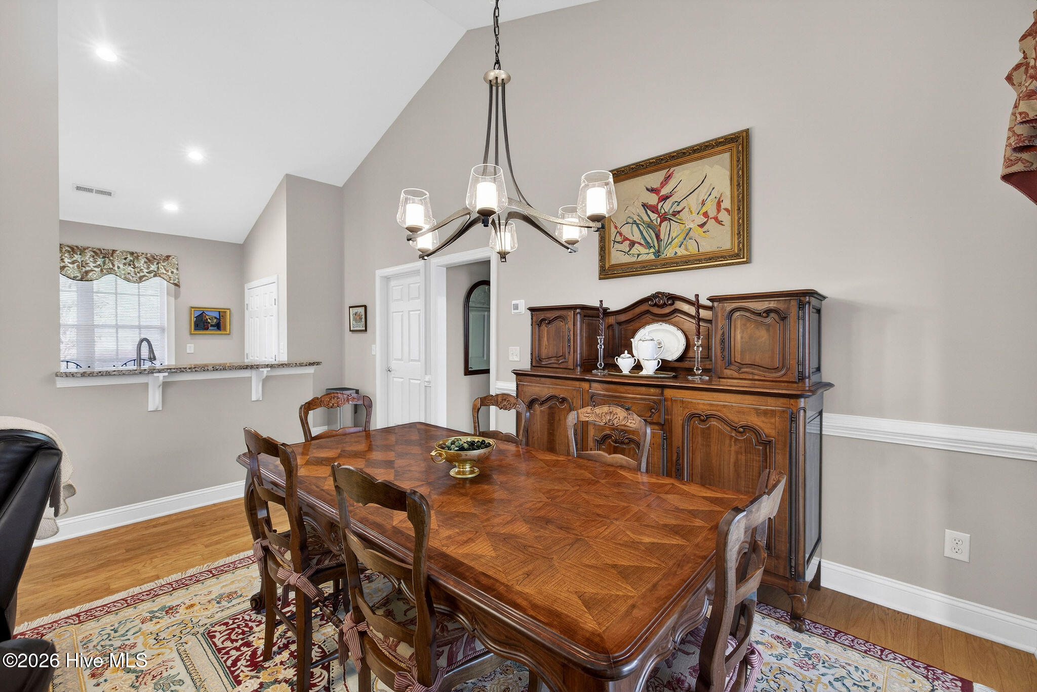 100565648 | Photo 14