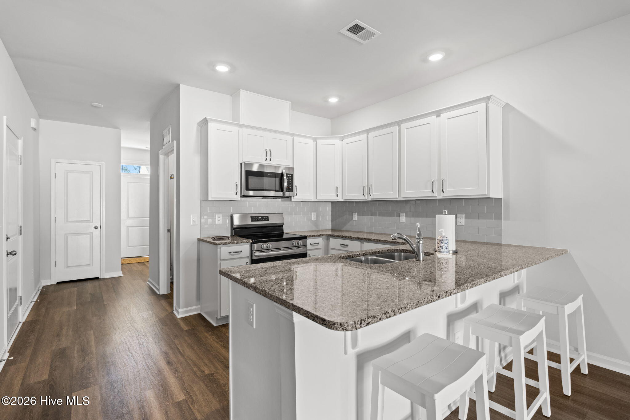 100567065 | Photo 10