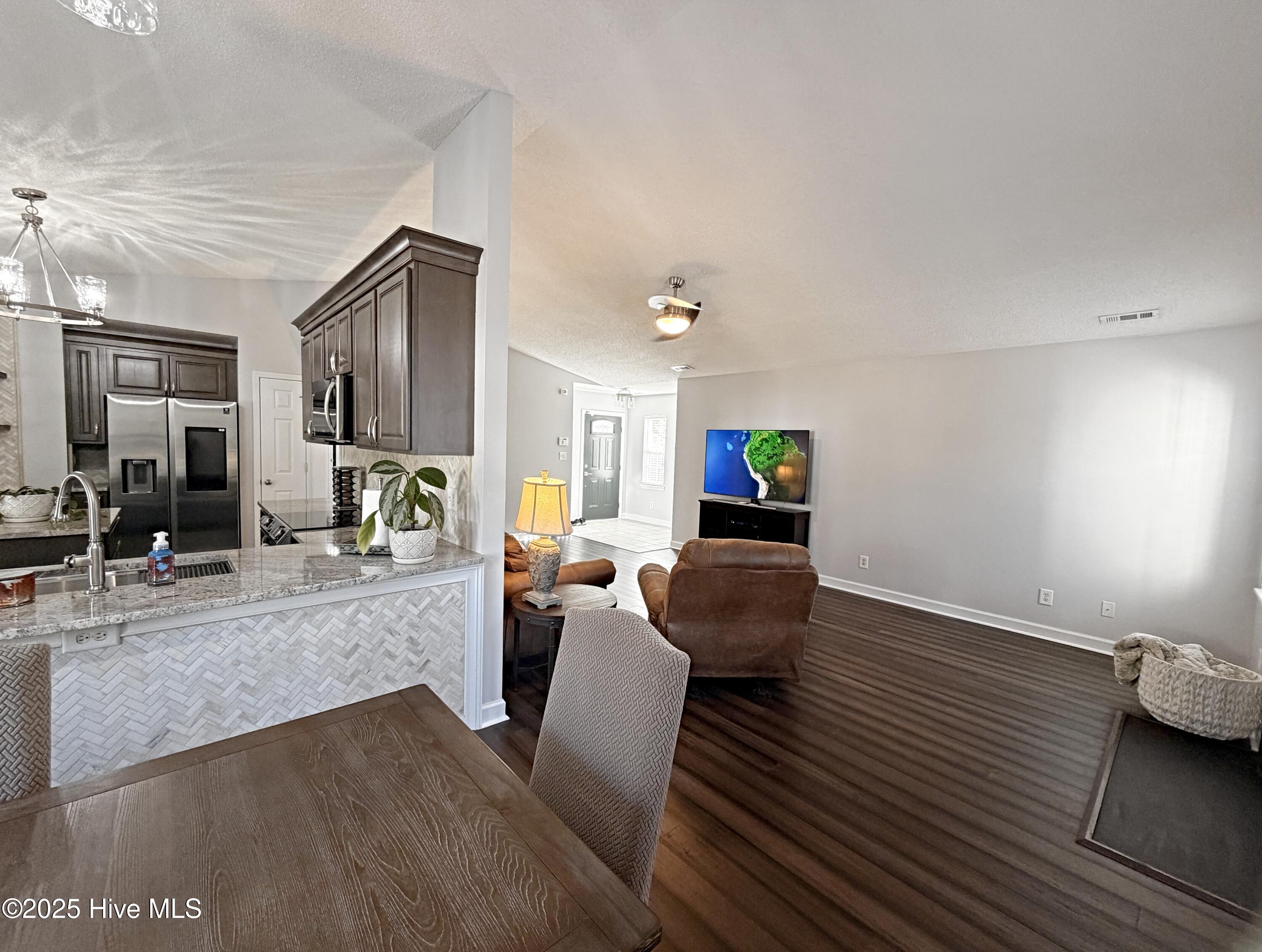 100546247 | Photo 13