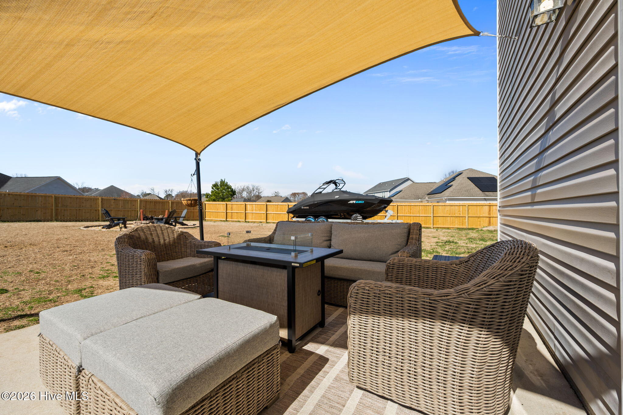 100557328 | Photo 39