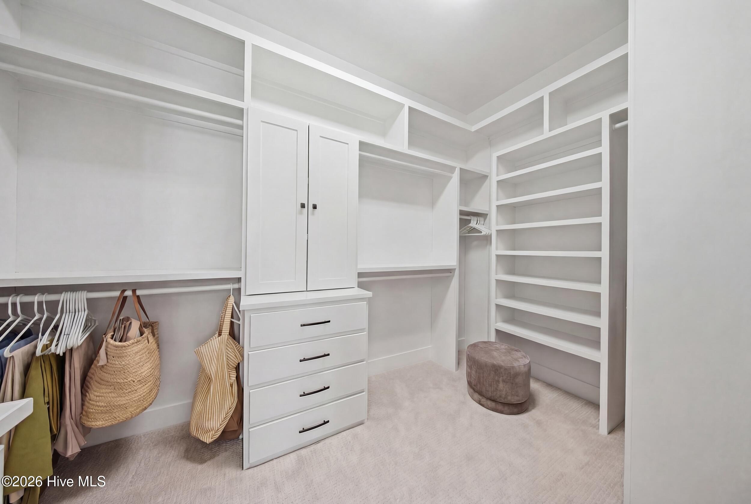 100562454 | Photo 30