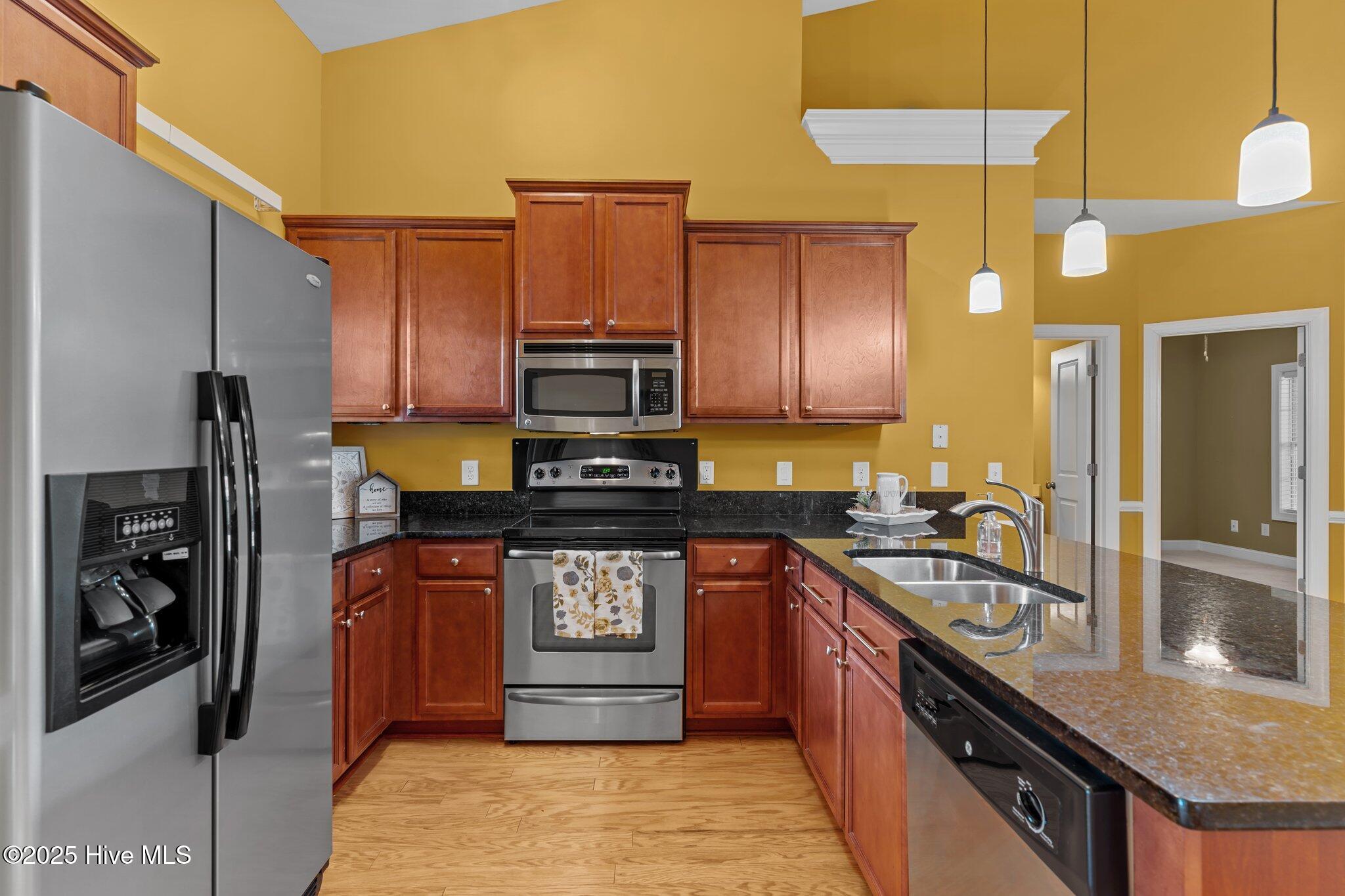 100513214 | Photo 10