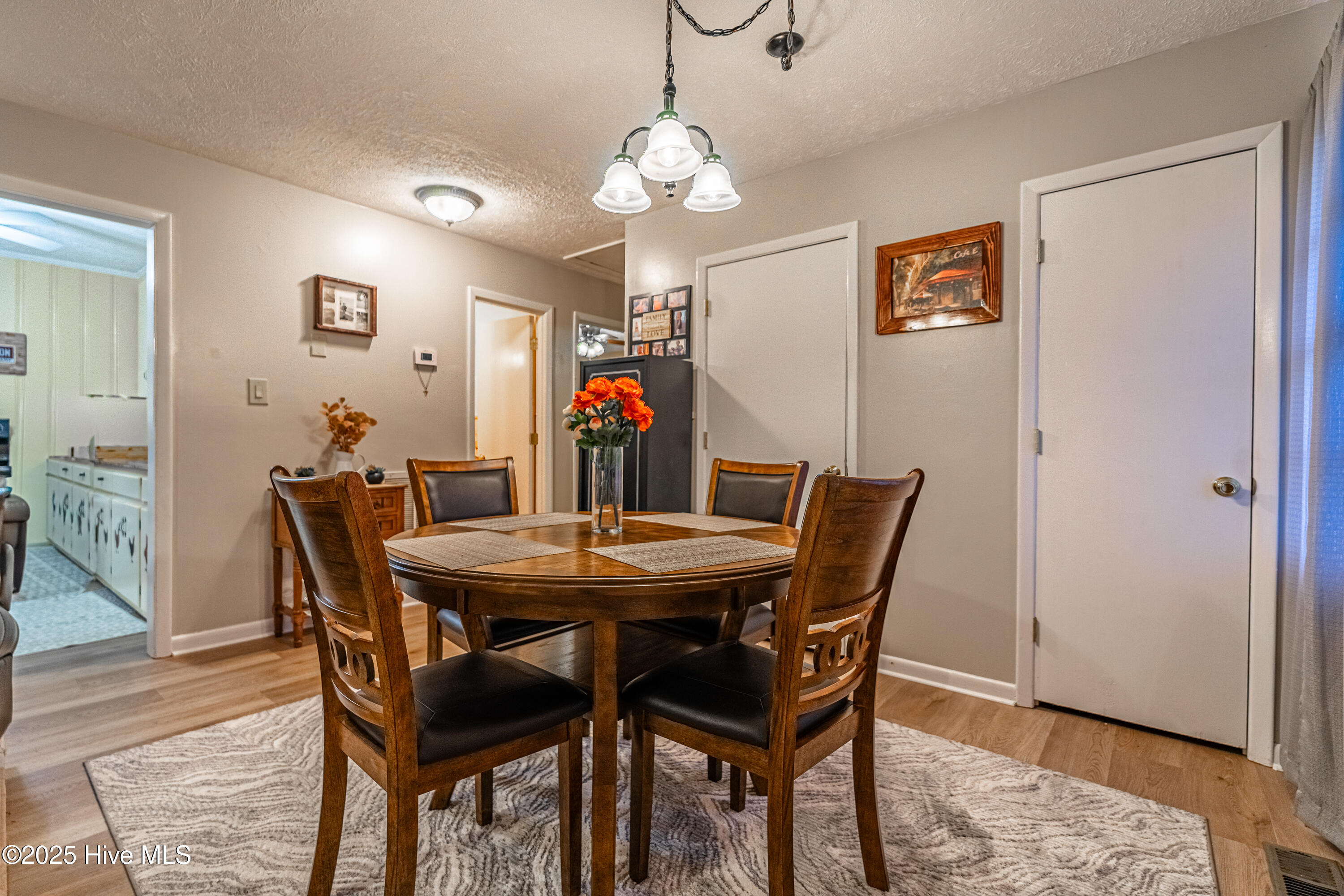 100541983 | Photo 15