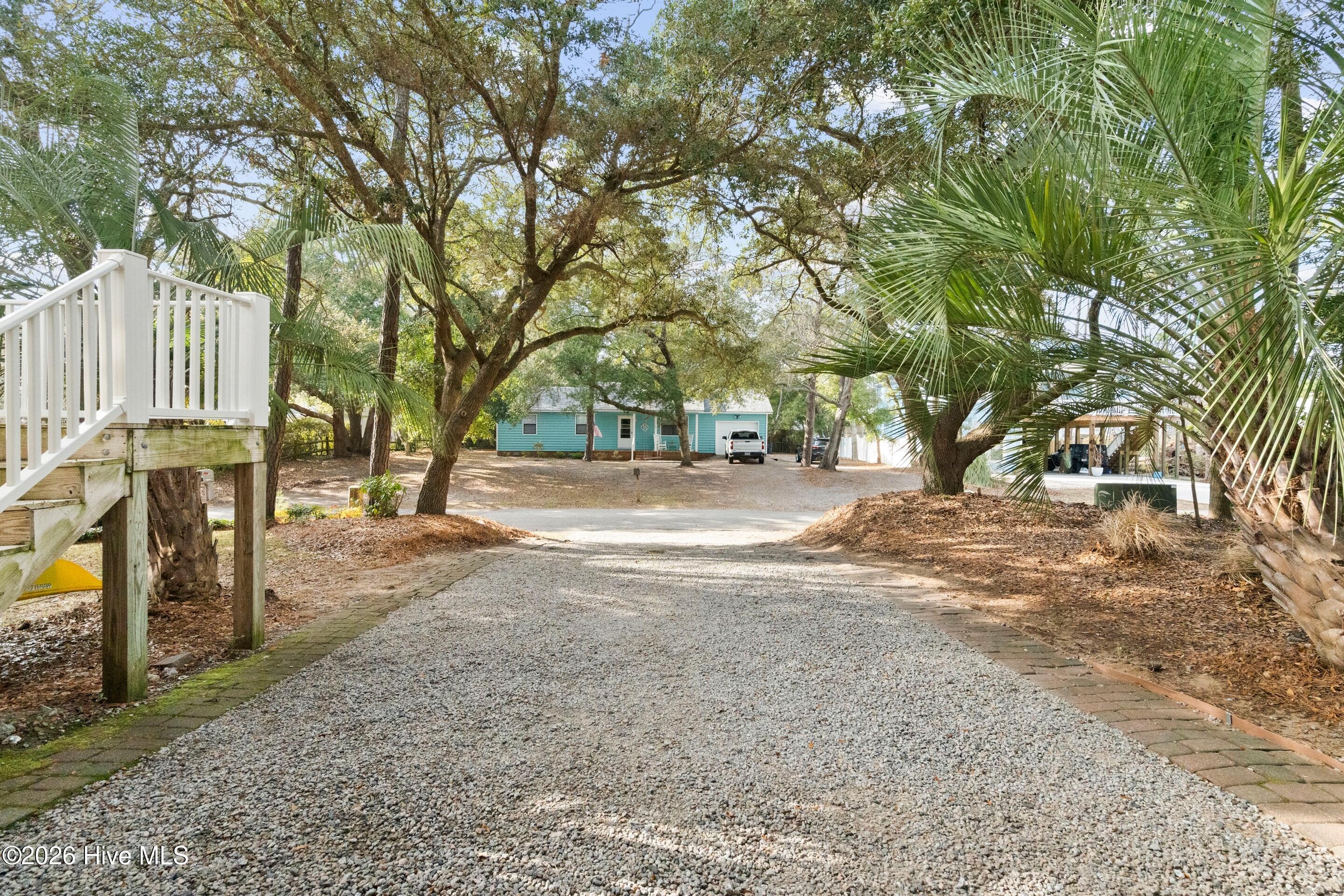 100549187 | Photo 13